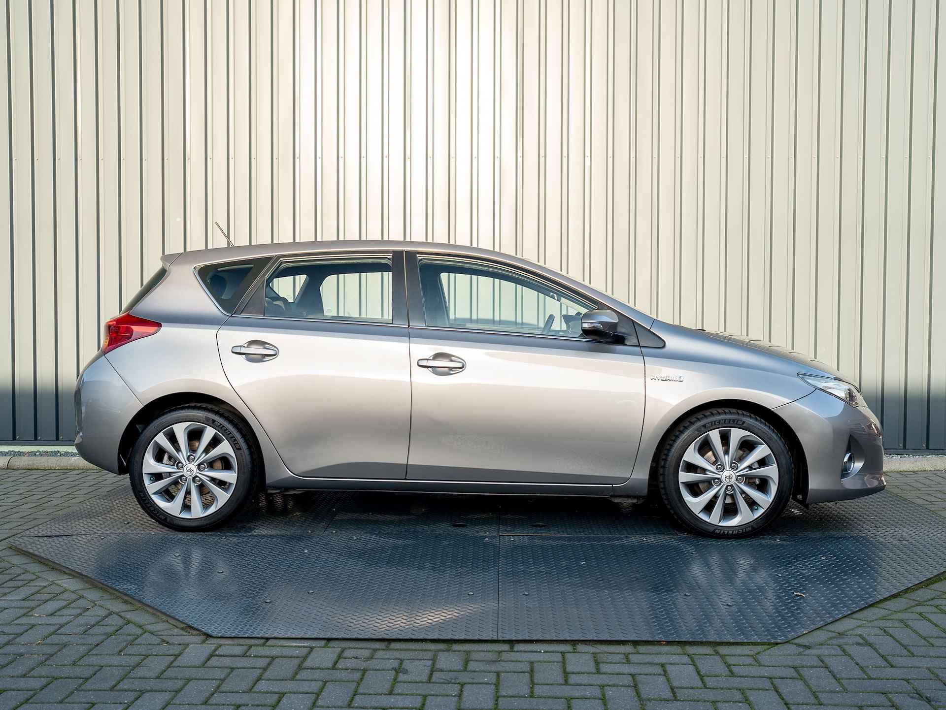 Toyota Auris 1.8 Hybrid Dynamic | 17'' | Keyless | Camera | Trekhaak | Navi | Prijs Rijklaar!! - 20/41