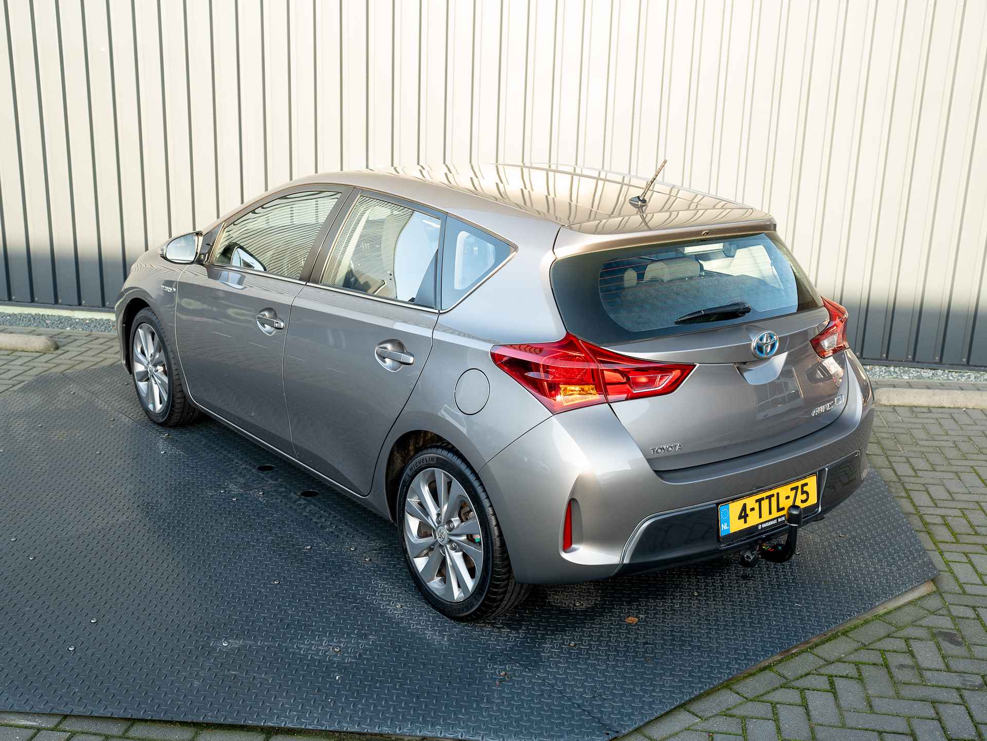 Toyota Auris 1.8 Hybrid Dynamic | 17'' | Keyless | Camera | Trekhaak | Navi | Prijs Rijklaar!! - 34/41