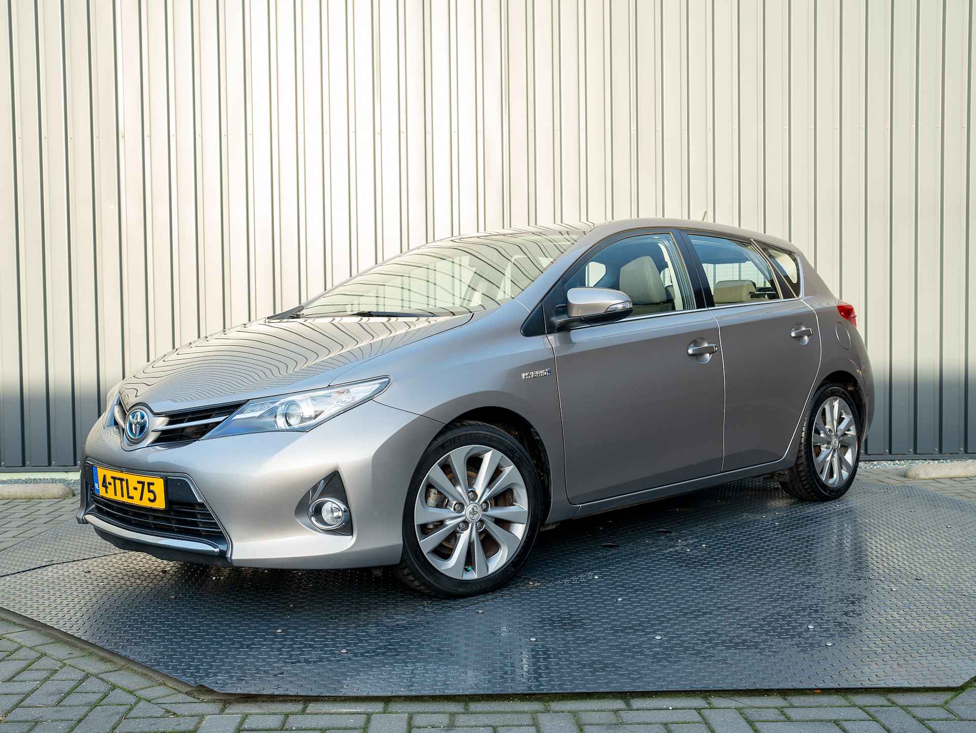 Toyota Auris 1.8 Hybrid Dynamic | 17'' | Keyless | Camera | Trekhaak | Navi | Prijs Rijklaar!! - 41/41