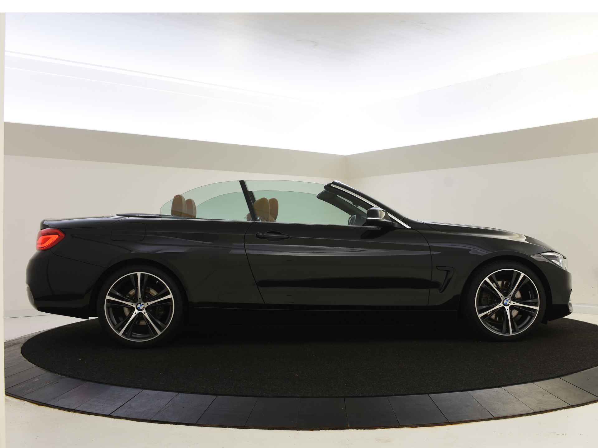 BMW 4 Serie Cabrio 430i High Executive Sport Line Automaat / Air Collar / Sportstoelen / Adaptieve LED / Head-Up / Comfort Access / Navigatie Professional / Stoelverwarming - 5/50