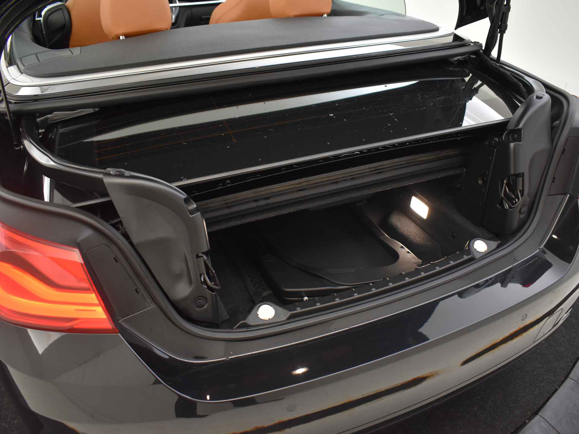 BMW 4 Serie Cabrio 430i High Executive Sport Line Automaat / Air Collar / Sportstoelen / Adaptieve LED / Head-Up / Comfort Access / Navigatie Professional / Stoelverwarming - 29/50