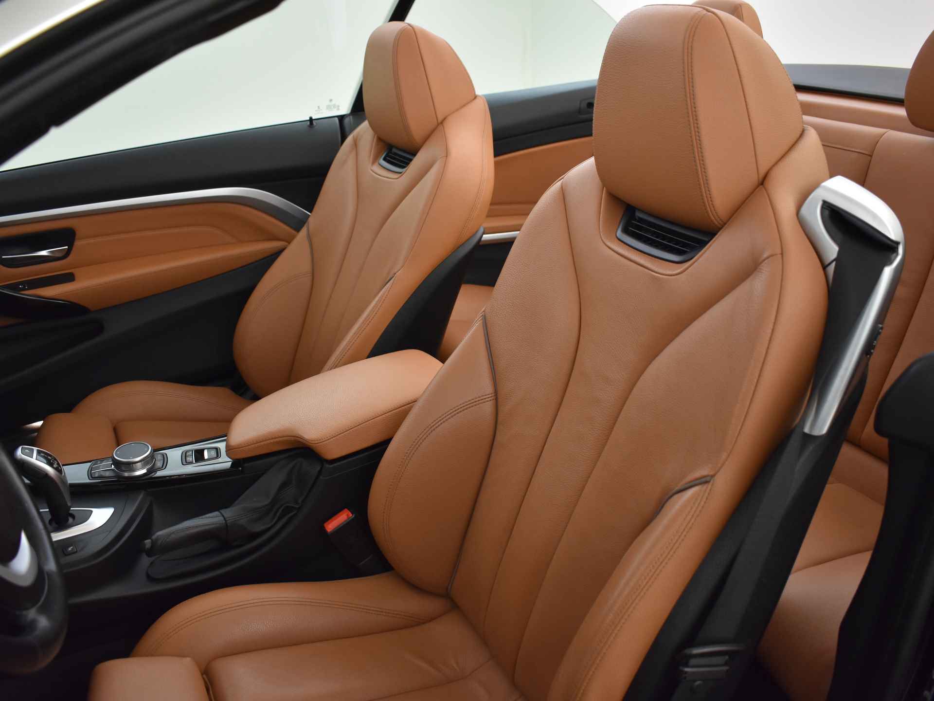 BMW 4 Serie Cabrio 430i High Executive Sport Line Automaat / Air Collar / Sportstoelen / Adaptieve LED / Head-Up / Comfort Access / Navigatie Professional / Stoelverwarming - 14/50