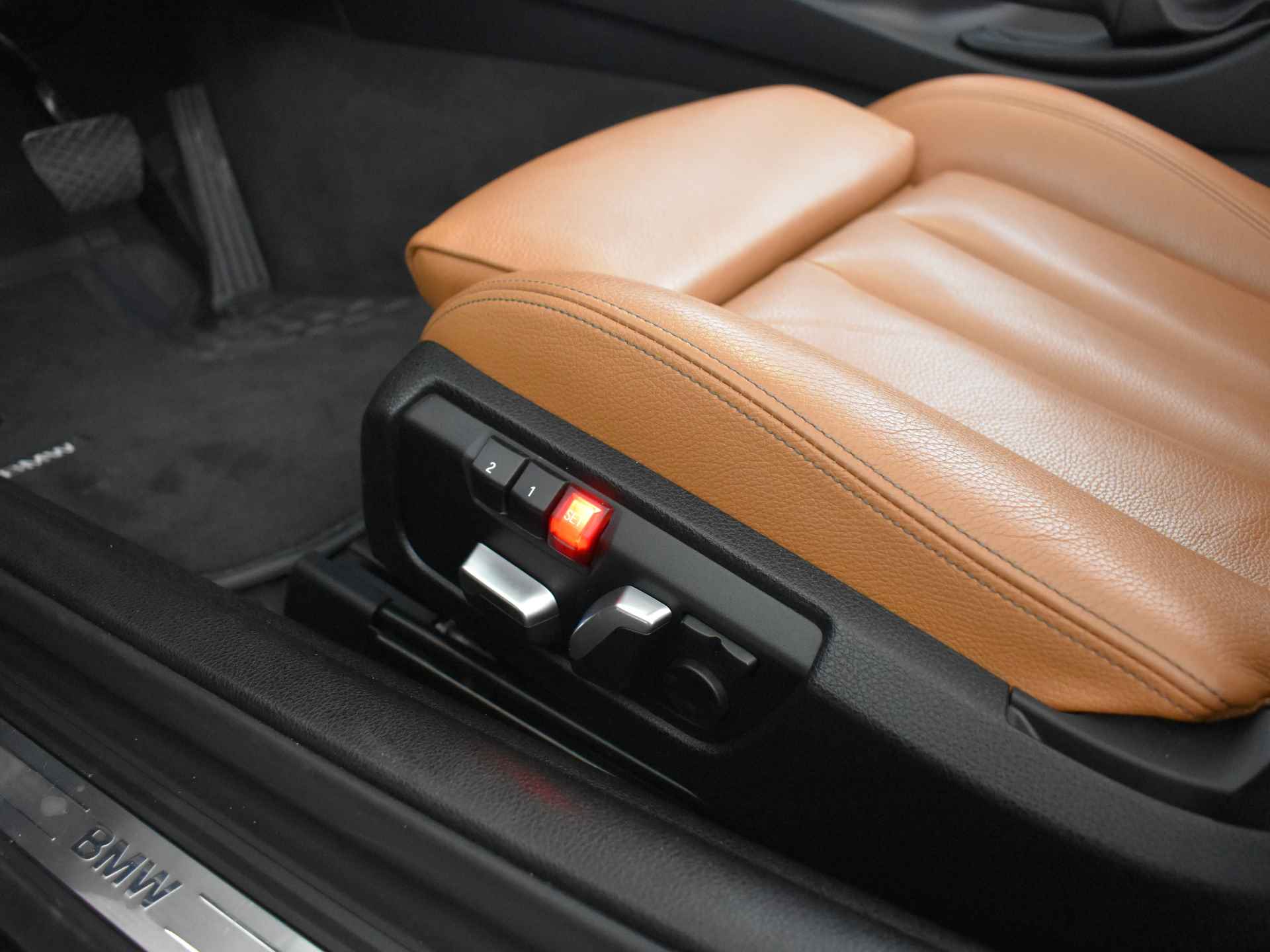 BMW 4 Serie Cabrio 430i High Executive Sport Line Automaat / Air Collar / Sportstoelen / Adaptieve LED / Head-Up / Comfort Access / Navigatie Professional / Stoelverwarming - 15/50