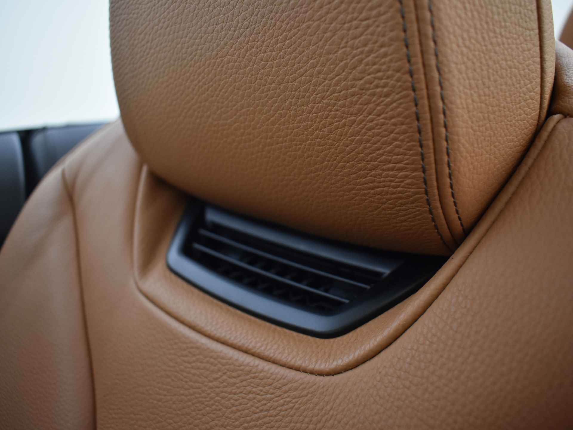 BMW 4 Serie Cabrio 430i High Executive Sport Line Automaat / Air Collar / Sportstoelen / Adaptieve LED / Head-Up / Comfort Access / Navigatie Professional / Stoelverwarming - 41/50