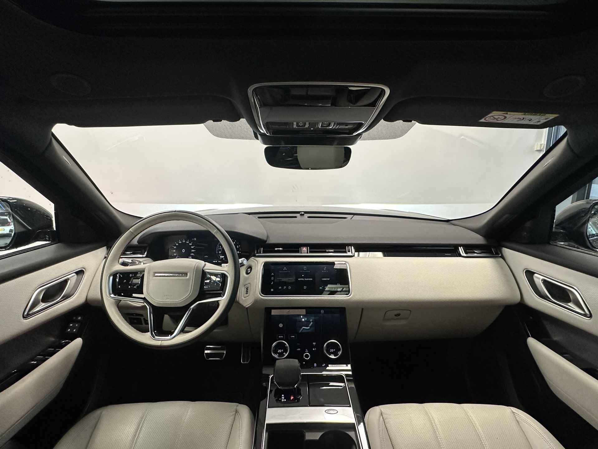 Land Rover Range Rover Velar 2.0 P400e R-Dynamic Panoramadak Navigatie Full-led 2 jaar garantie mogelijk* (vraag naar de voorwaarden) - 15/19