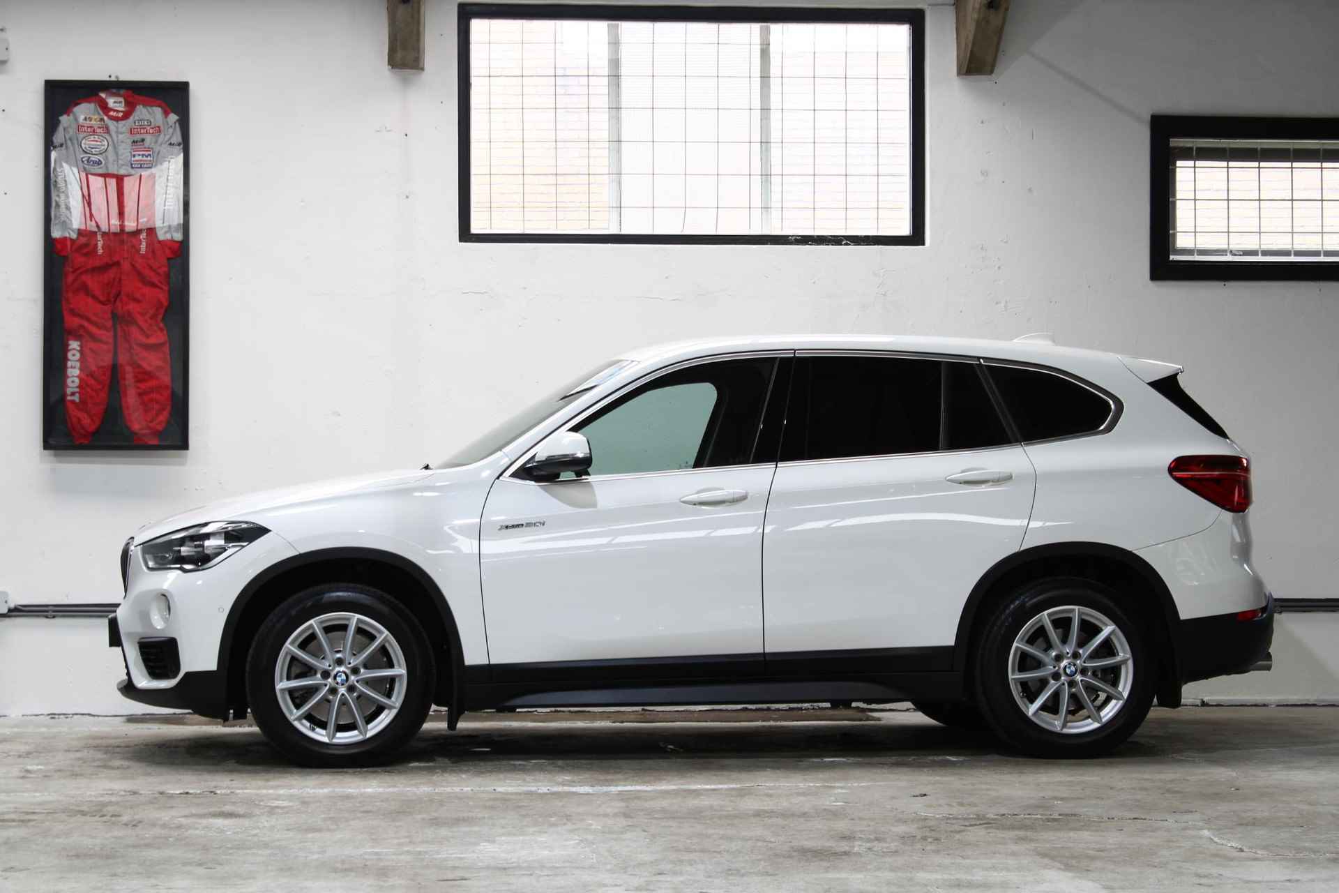 BMW X1 xDrive20i Centennial Executive | Trekhaak | Keyless | Parkeersensoren | Sportstoelen | NL auto | - 2/33