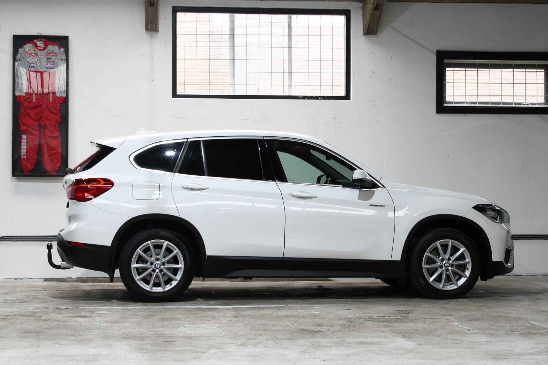 BMW X1 xDrive20i Centennial Executive | Trekhaak | Keyless | Parkeersensoren | Sportstoelen | NL auto | - 8/33