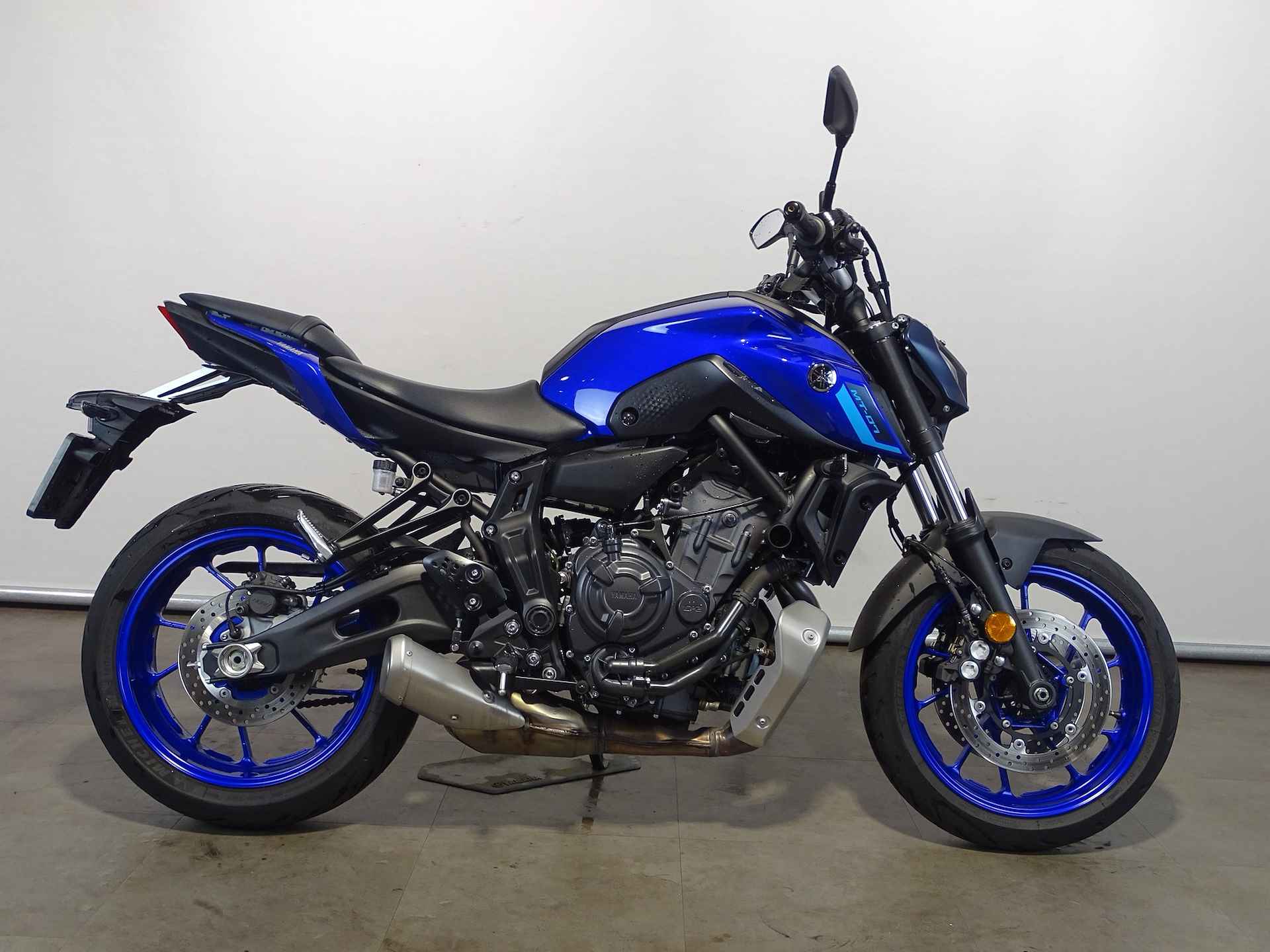 Yamaha MT-07 - 1/9