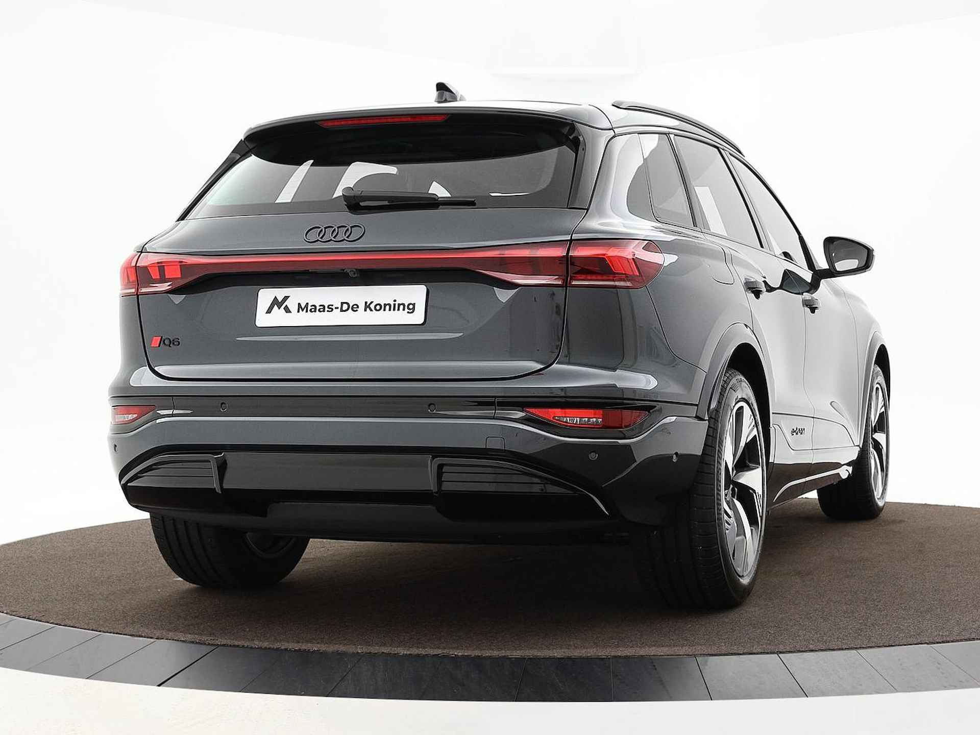 Audi Q6 e-tron S Edition e-tron perf 306pk · Adaptieve luchtvering · Adaptieve cruise control · Achteruitrijcamera - 2/49