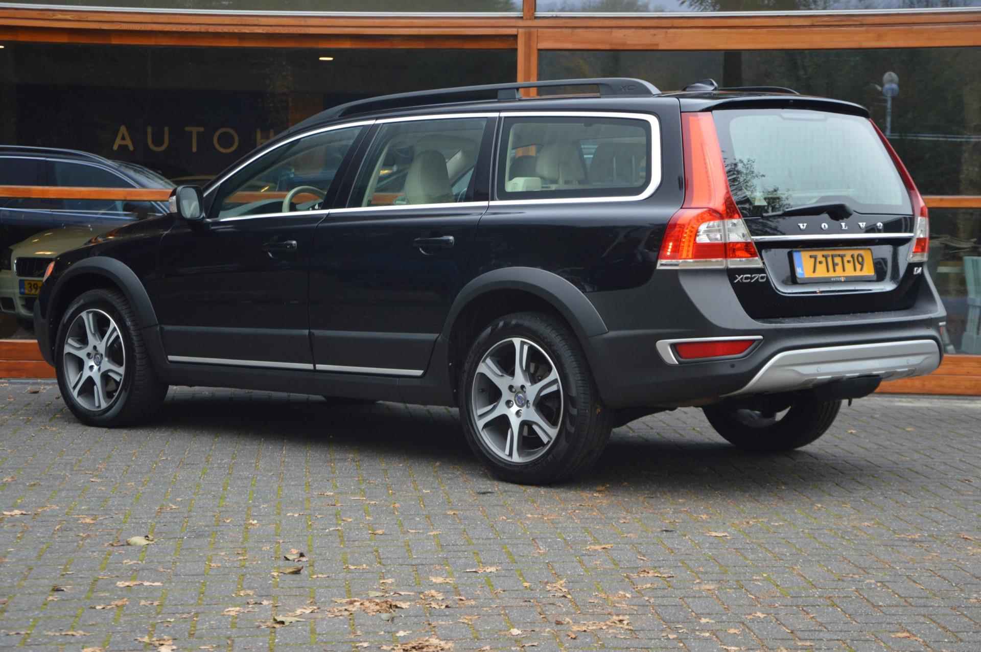 Volvo XC70 D4 | 5 Cilinder |Automaat | Standkachel | Trekhaak 1.600 kg | Dealeronderhouden | Luxe bekleding | Camera - 4/37