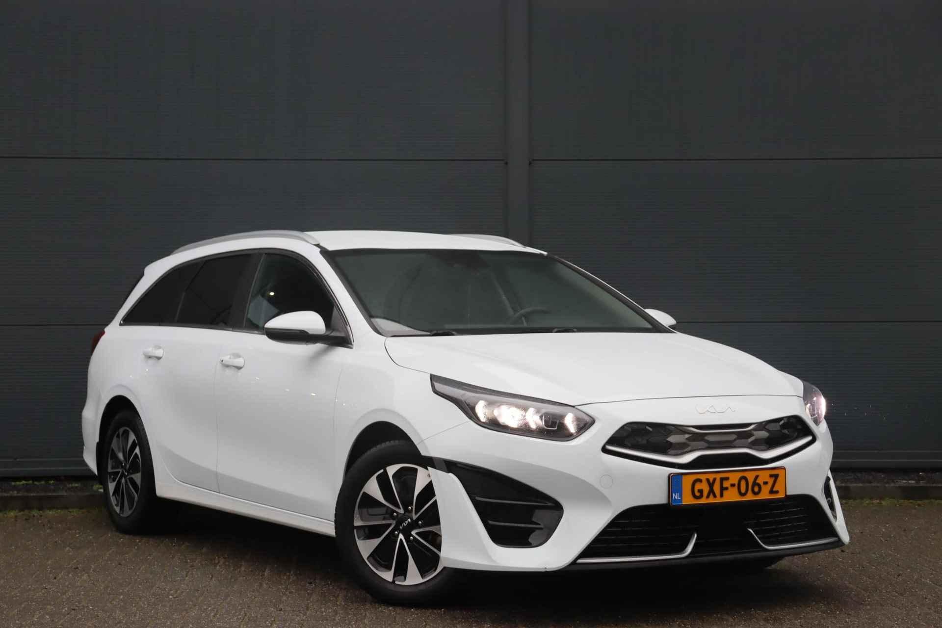 Kia Ceed Sportswagon 1.6 GDI PHEV DynamicLine Navigatie Camera Apple Carplay - 3/31