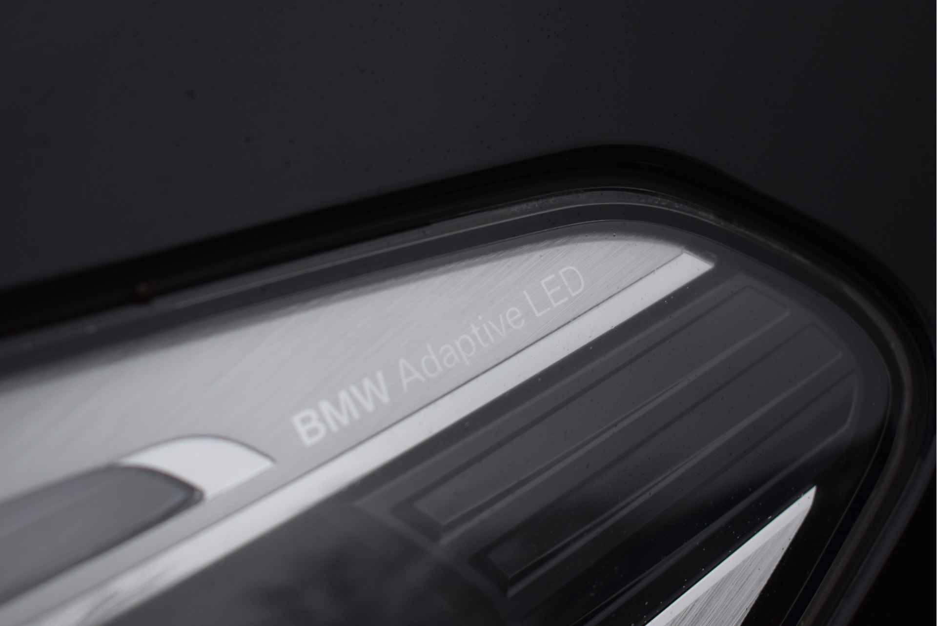 BMW 5 Serie Touring 530i High Executive Sport Line Automaat / Adaptieve LED / Navigatie Professional / Comfortstoelen / PDC voor + achter / Leder - 12/28