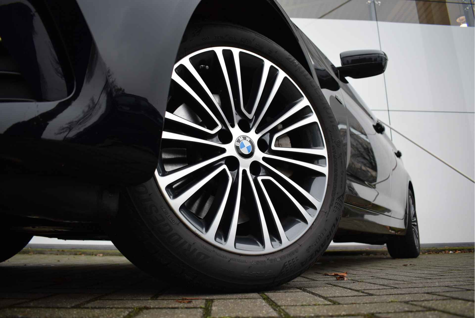 BMW 5 Serie Touring 530i High Executive Sport Line Automaat / Adaptieve LED / Navigatie Professional / Comfortstoelen / PDC voor + achter / Leder - 13/28
