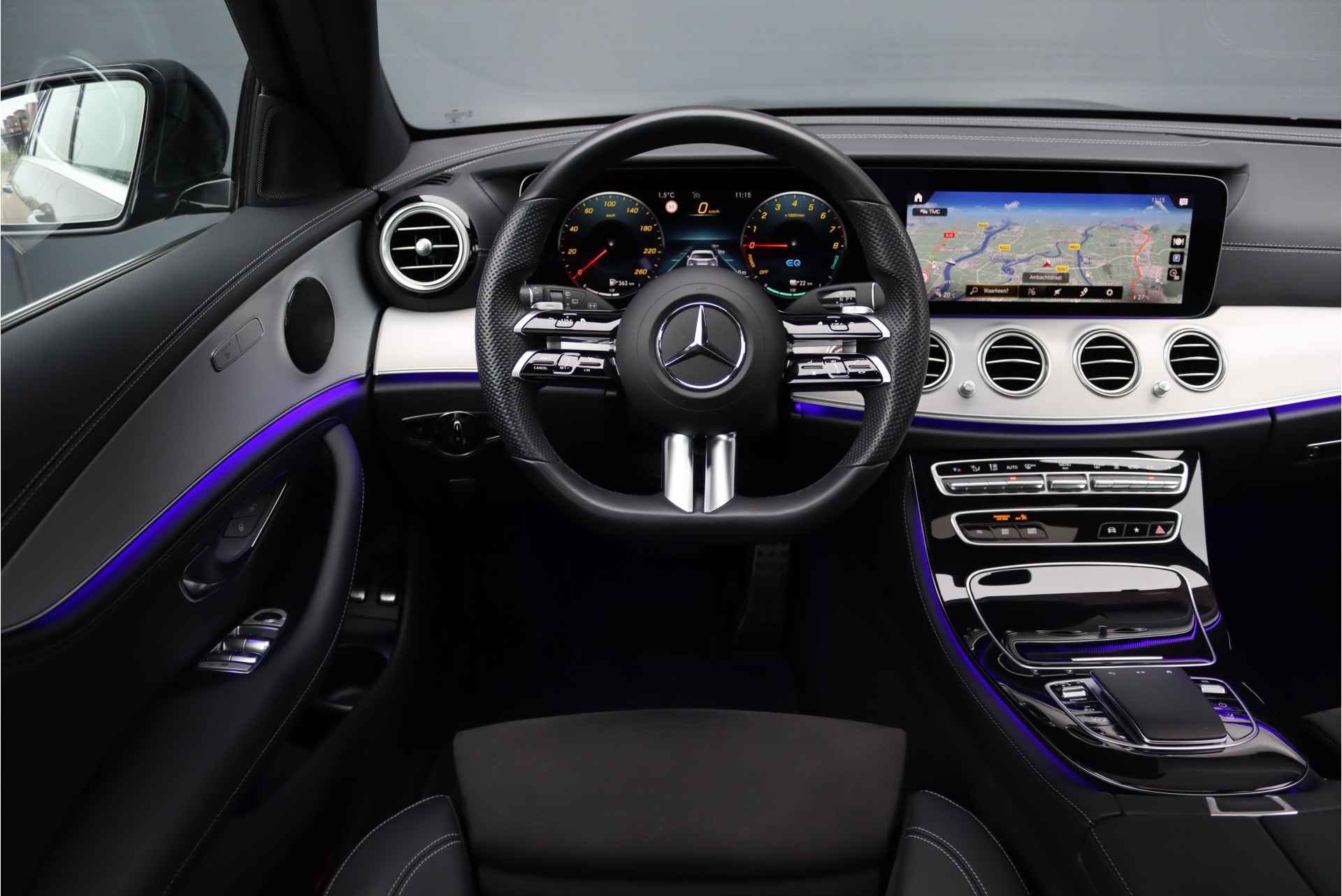 Mercedes-Benz E-Klasse Estate 300 e AMG Line Au9, Plug-in Hybride, Schuif/Kanteldak, Camera, Dodehoekassistent, Widescreen, Stoelverwarming, Sfeerverlichting, Multibeam Led, Etc, - 26/59