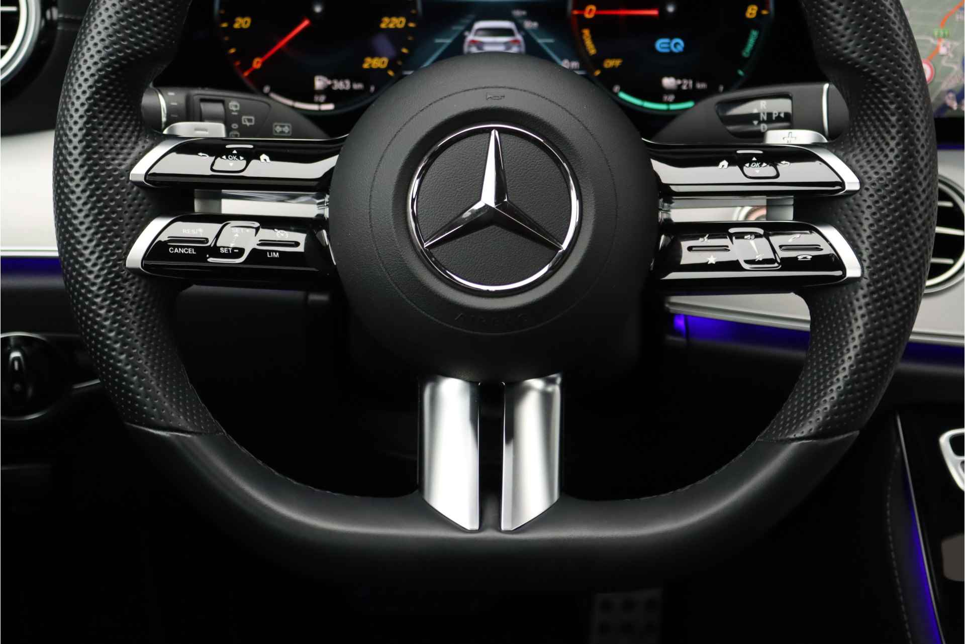Mercedes-Benz E-Klasse Estate 300 e AMG Line Au9, Plug-in Hybride, Schuif/Kanteldak, Camera, Dodehoekassistent, Widescreen, Stoelverwarming, Sfeerverlichting, Multibeam Led, Etc, - 28/59