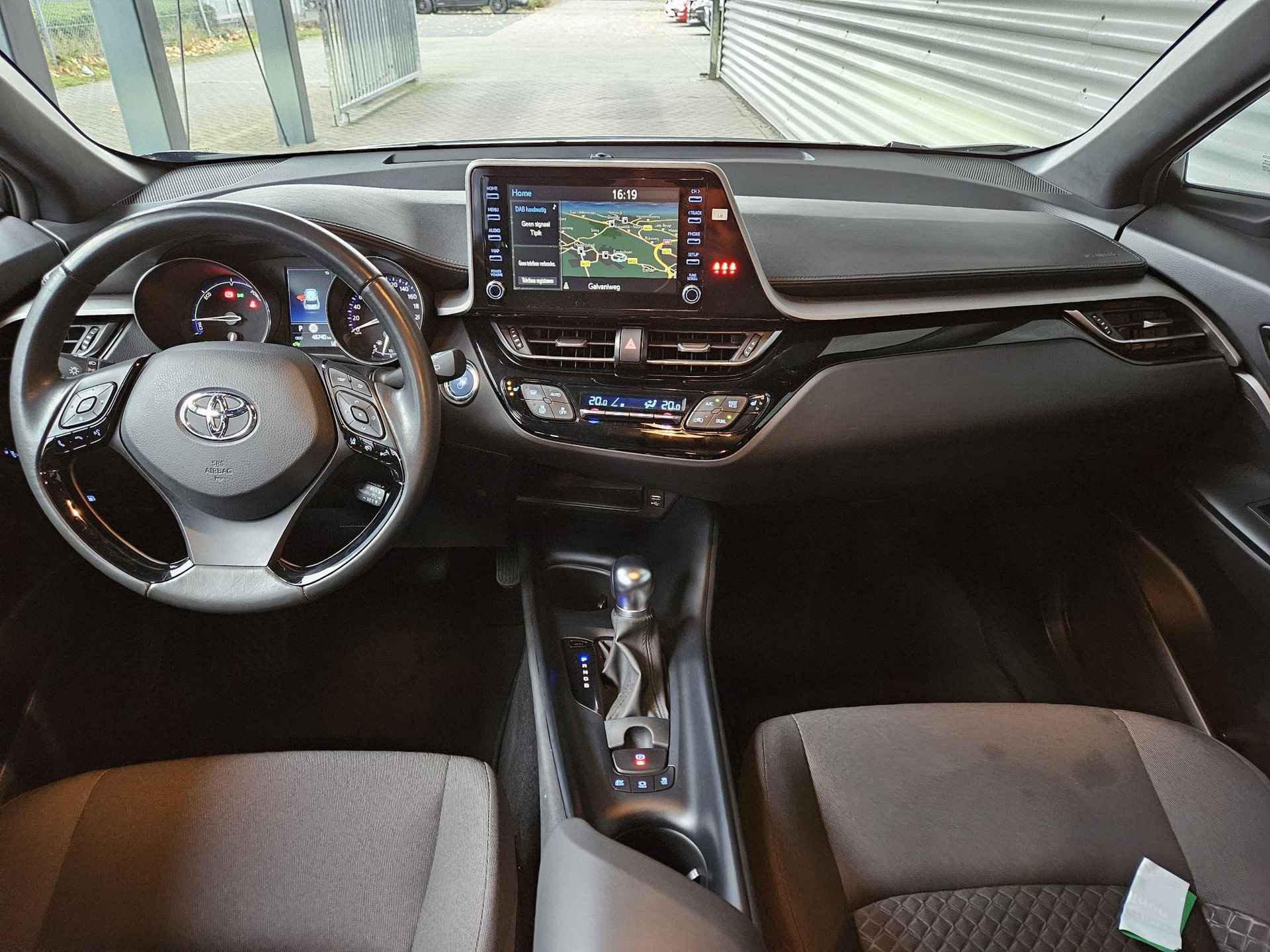 Toyota C-HR 1.8 Hybrid Business - 6/15