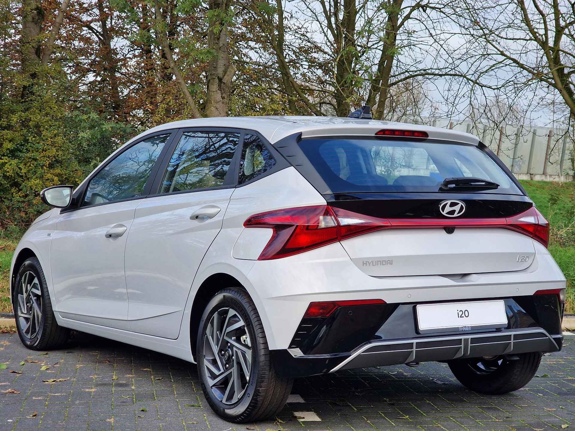 Hyundai i20 1.0 T-GDI Comfort | €3315 KORTING | CAMERA | APPLE CARPLAY & ANDROID AUTO | SENSOREN | - 8/31