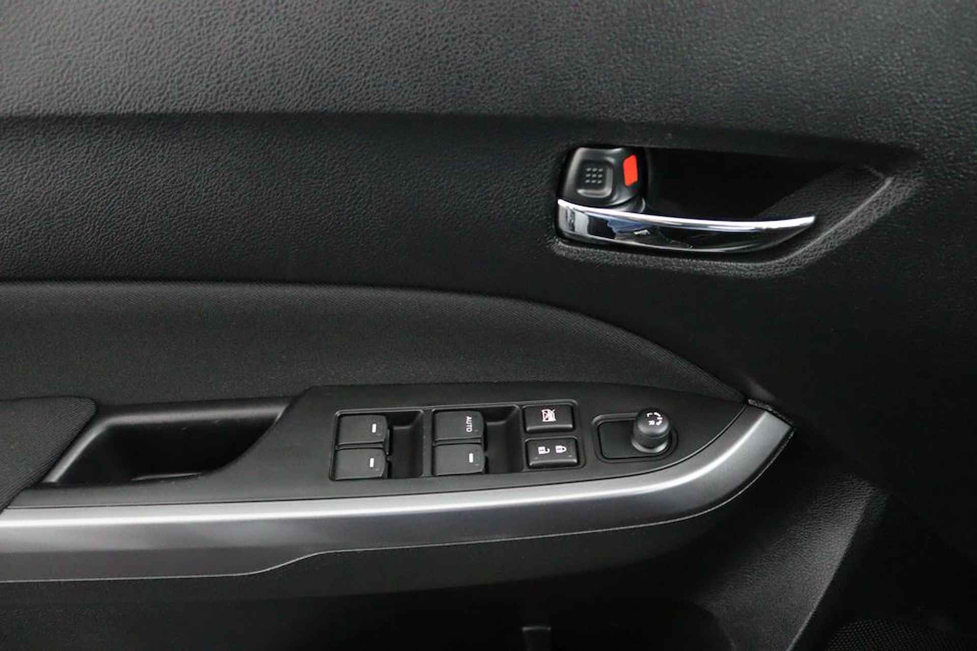 Suzuki Vitara 1.4 Boosterjet Select Smart Hybrid | Navigatie | Dodehoek Detectie | Stoelverwarming | Achteruitrijcamera | Bi -tone | 6 Jaar Garantie | - 24/46