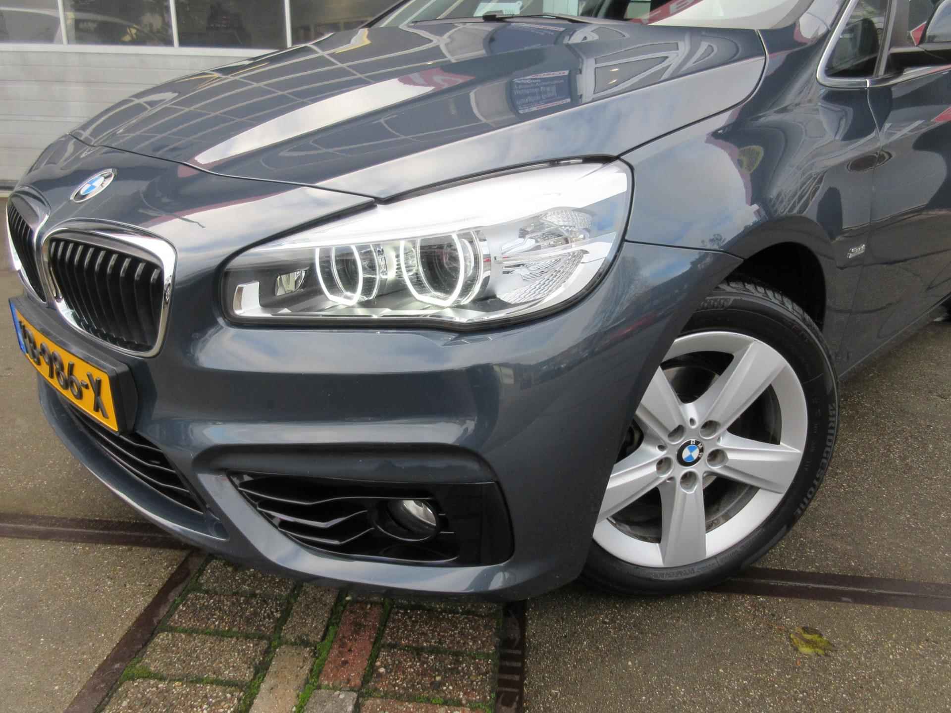 BMW 2-serie Active Tourer 218i Sport / Automaat / Navi / Trekhaak - 3/32