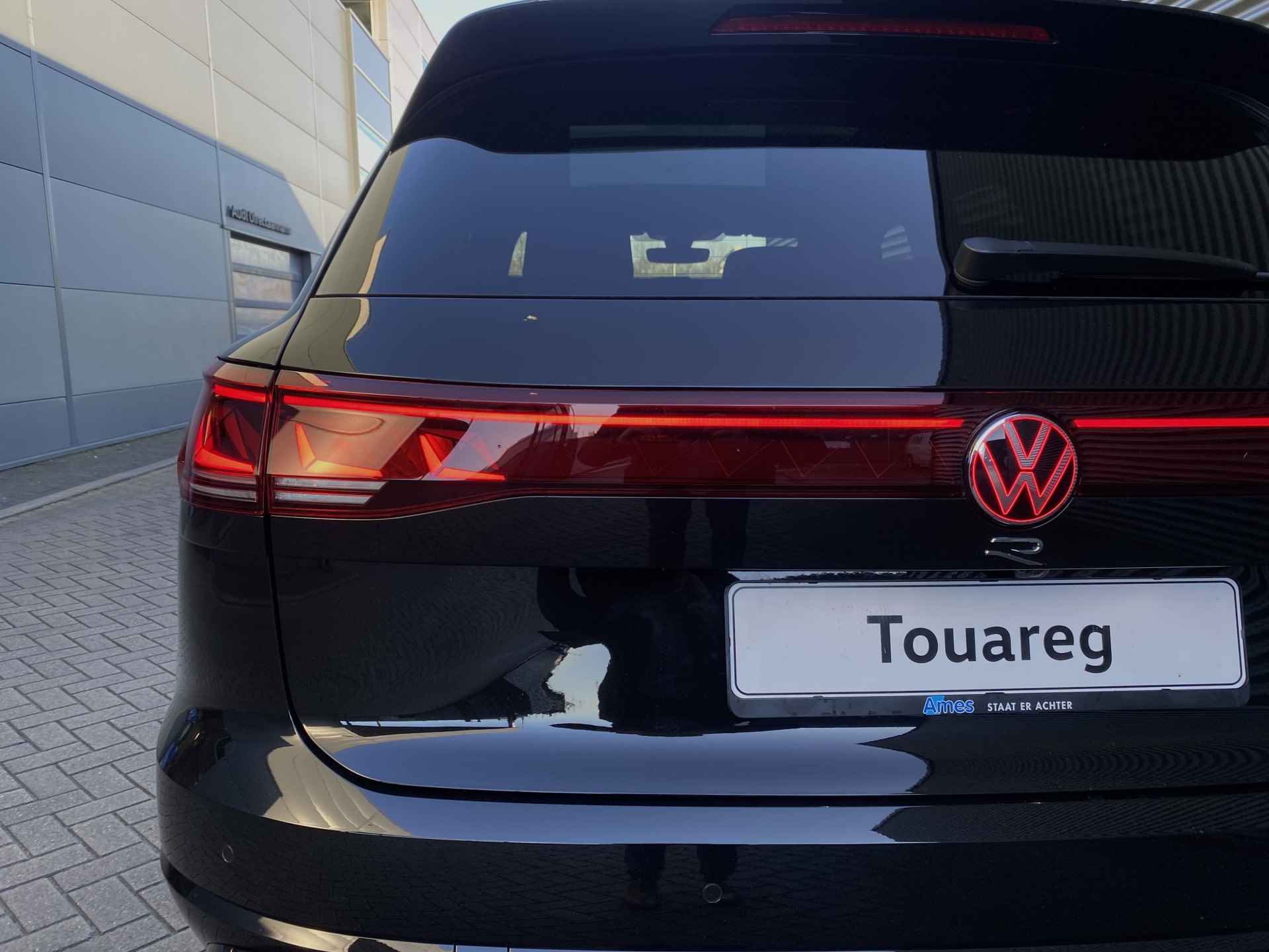 Volkswagen Touareg R 3.0 TSi eHybrid 463pk | 360° camera | Servosluiting portieren | Head-up display | Trekhaak - 42/56