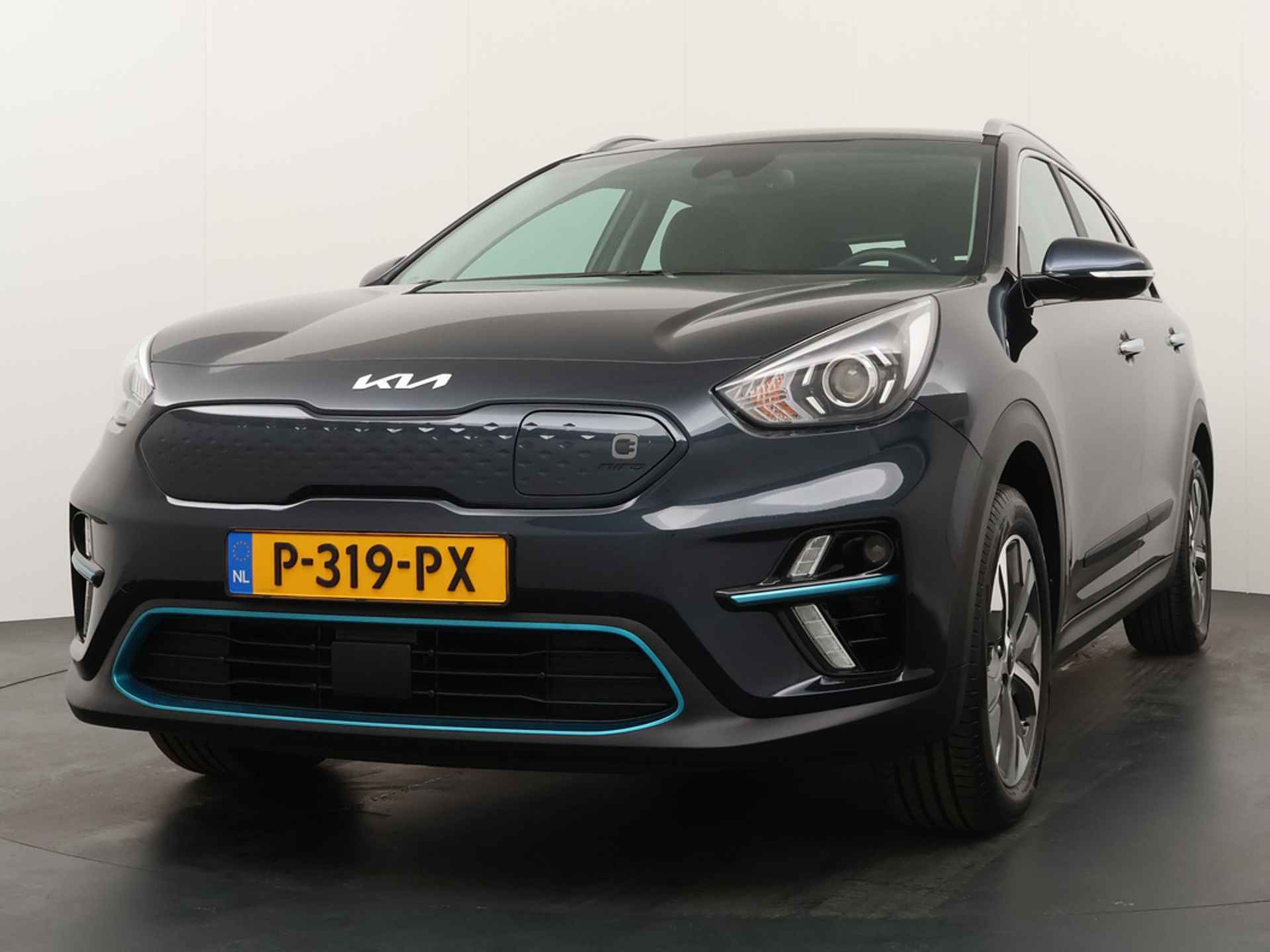 Kia e-Niro DynamicLine 64 kWh - Apple CarPlay/Android Auto - Achteruitrijcamera - Parkeersensoren - Navigatie - Farbieksgarantie tot 05-2029 - 2/51