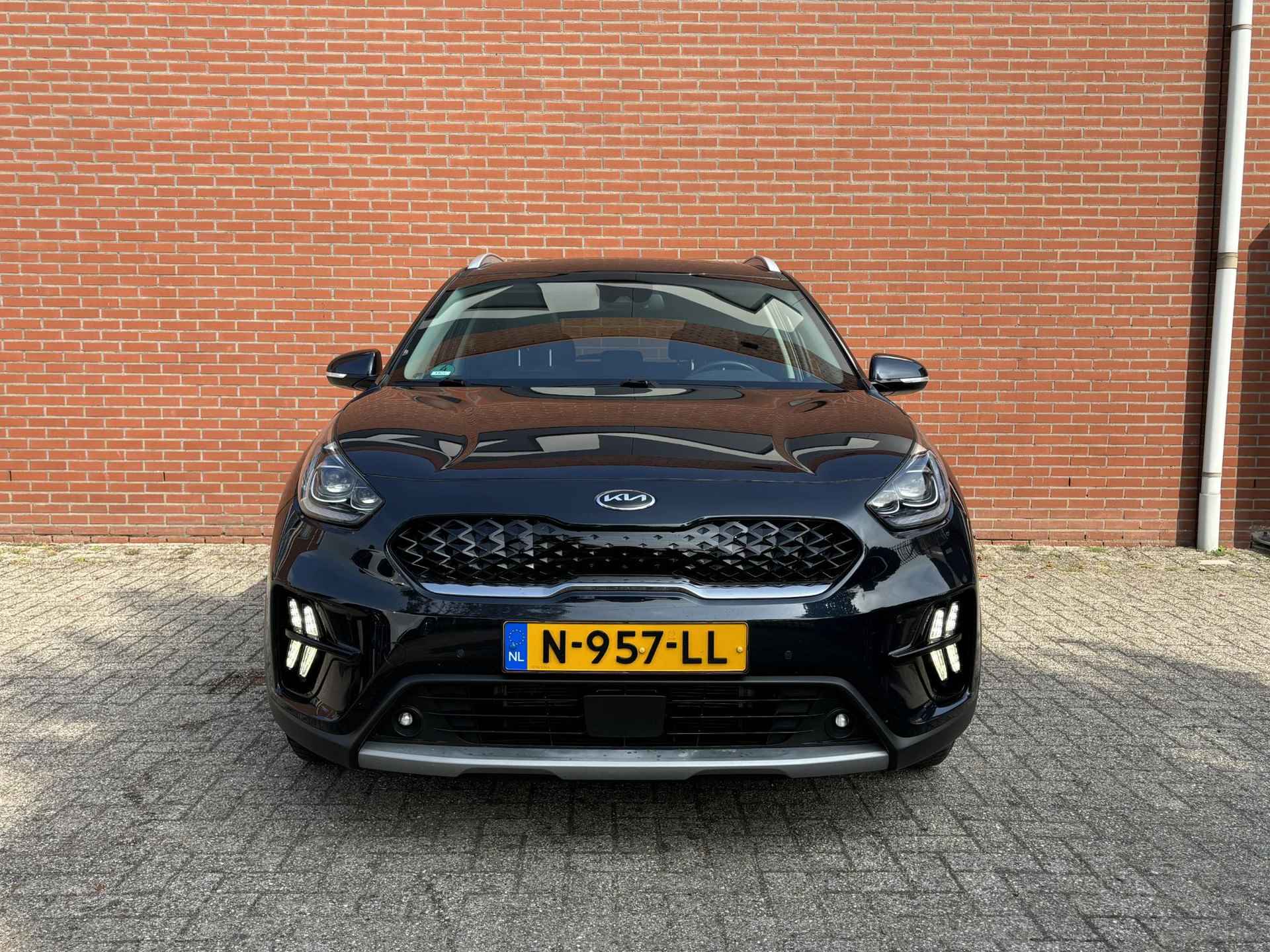 Kia Niro 1.6 GDi PHEV ExecutiveLine | Achteruitrijcamera | Parkeersensoren voor + achter | Navigatie | Addaptive cruise control | JBL sound system | Stoelverwarming voor + achter - 19/37