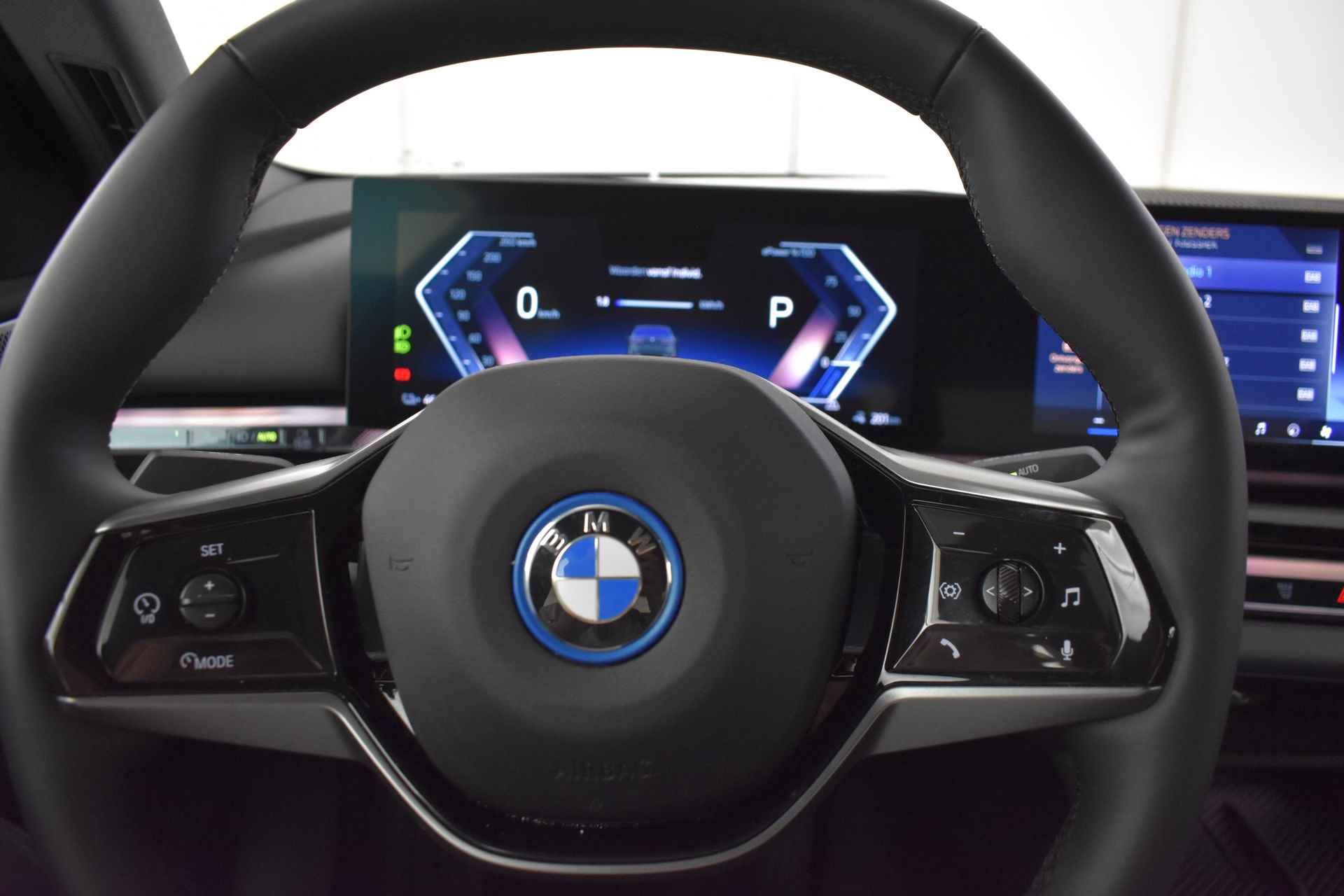 BMW i5 eDrive40 / Trekhaak / Bowers & Wilkins / Adaptieve LED / Parking Assistant / Stoelverwarming - 6/40