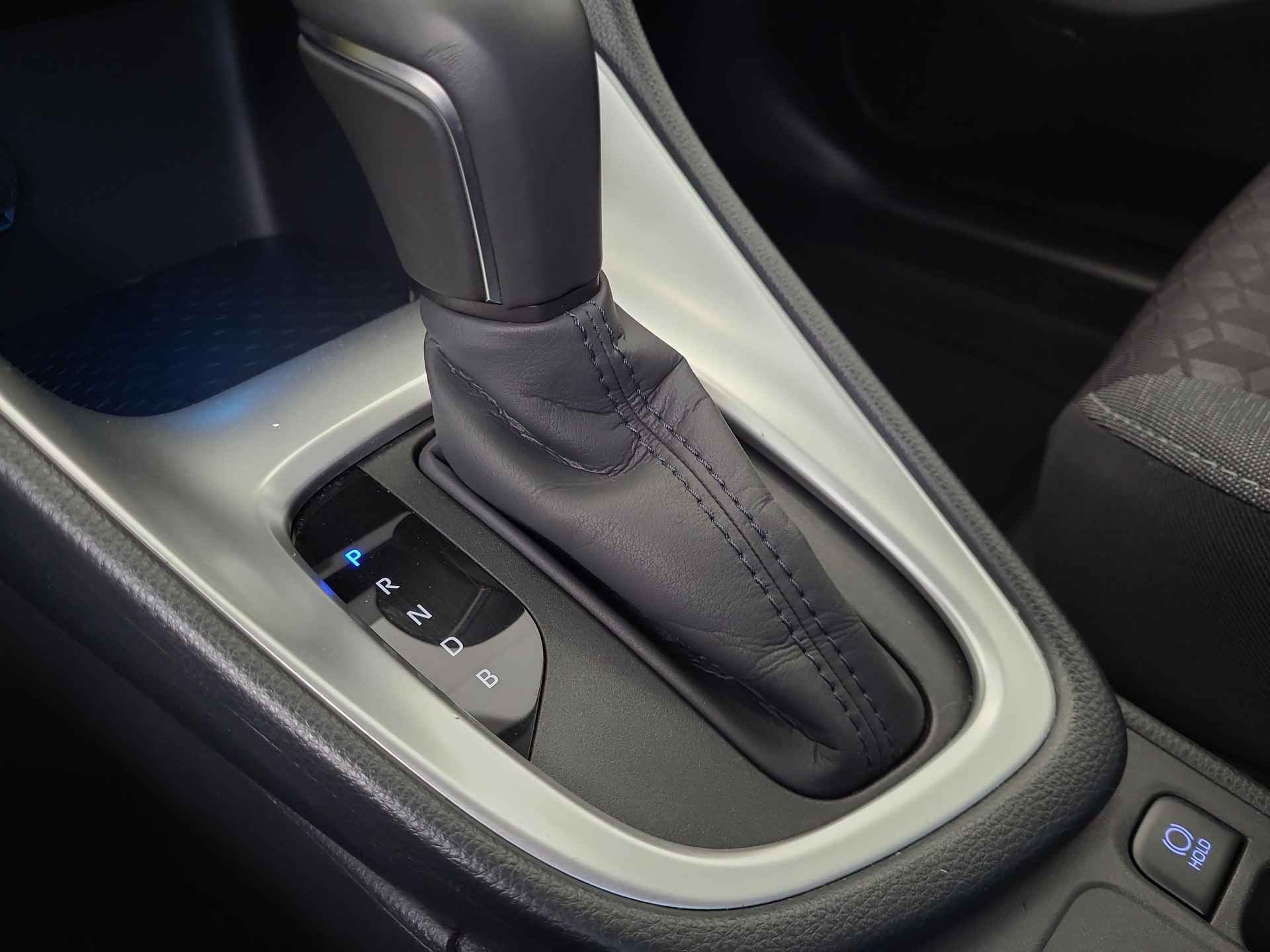 Toyota Yaris 1.5 Hybrid Dynamic Automaat | Apple CarPlay / Android Auto | Rijklaarprijs incl. garantie | - 12/29