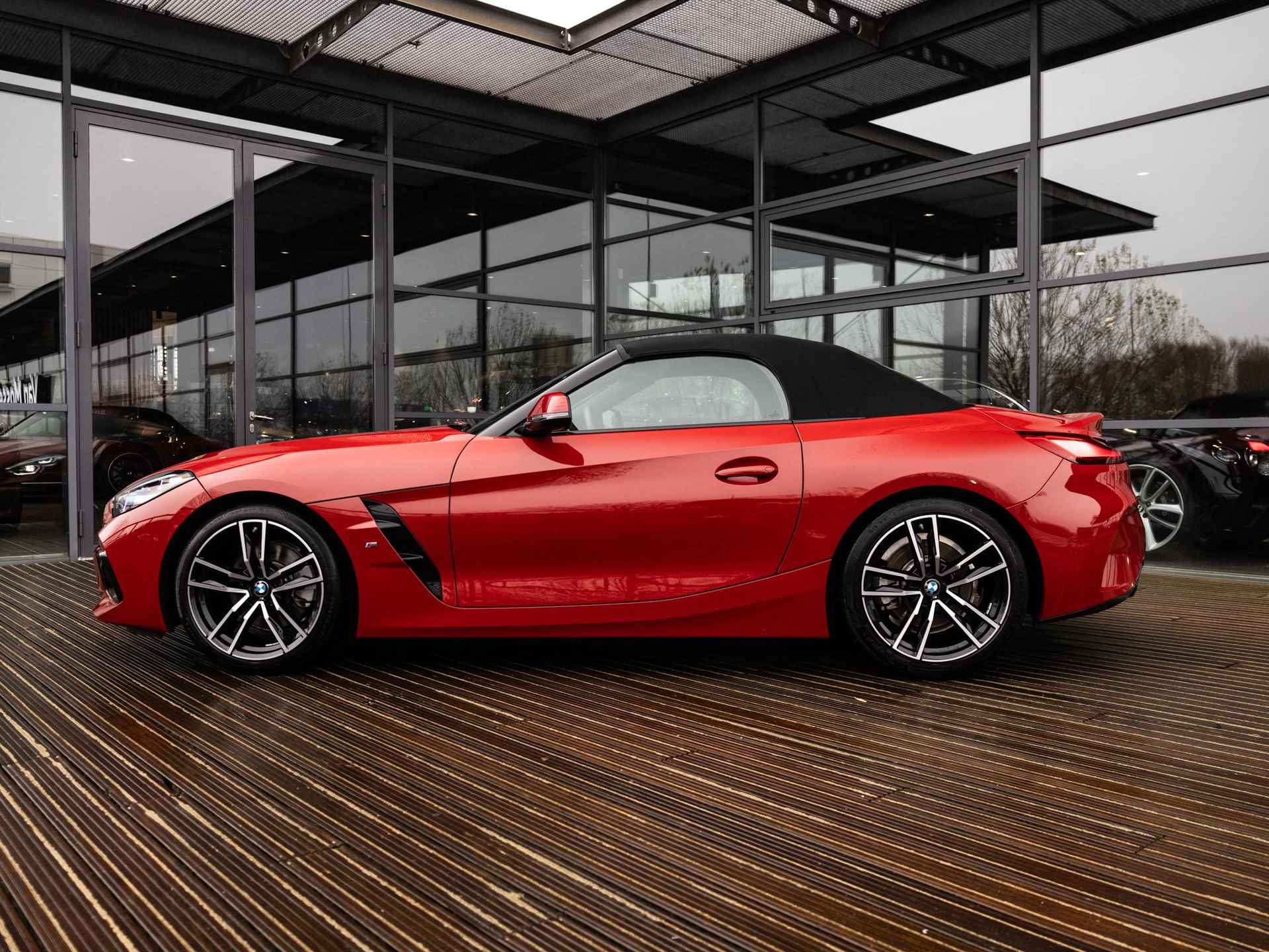 BMW Z4 Roadster sDrive20i High Executive M-PAKKET | HARMAN KARDON | 19" M-VELGEN | SHADOWLINE | AMBIANCE VERLICHTING | CRUISECONTROL | - 8/38