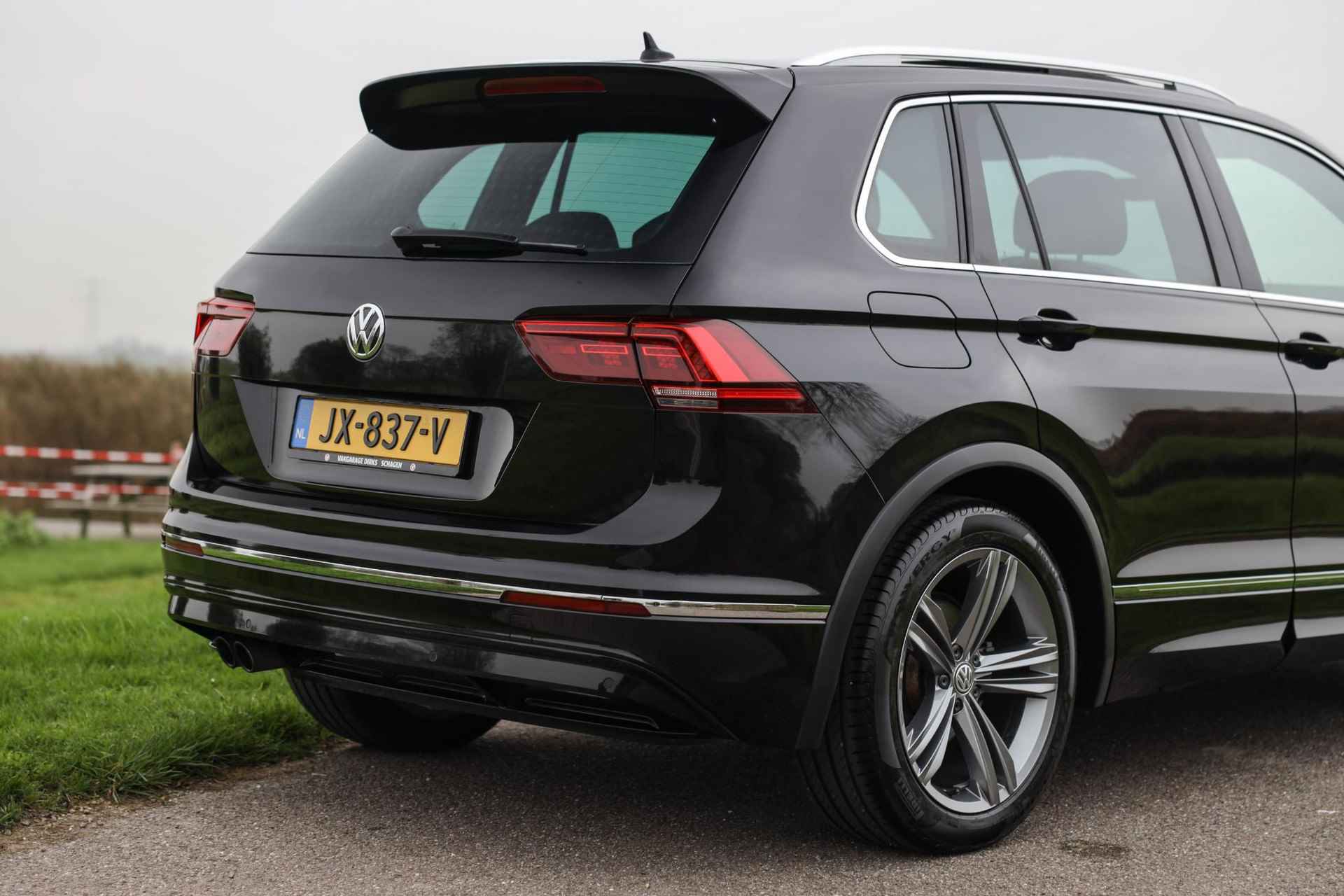 Volkswagen Tiguan 1.4 TSI R-Line ✅ LED ✅ Pano ✅ Trekhaak - 8/42