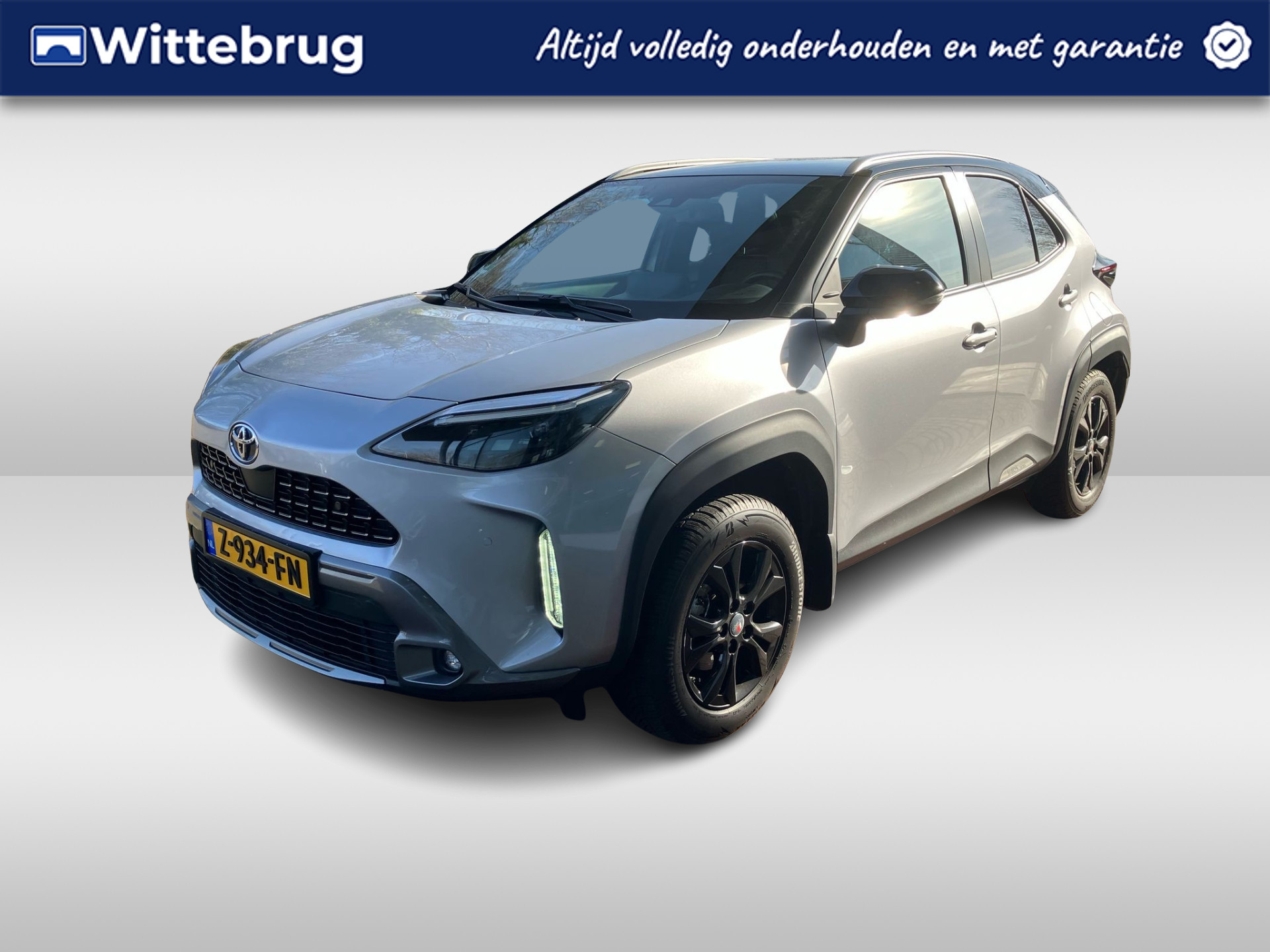 Toyota Yaris Cross 1.5 Hybrid First Edition / Leder / Keyless / Stoelverwarming / Navigatie / Automaat / Panorama dak / Head up Display / Extra Winterset!