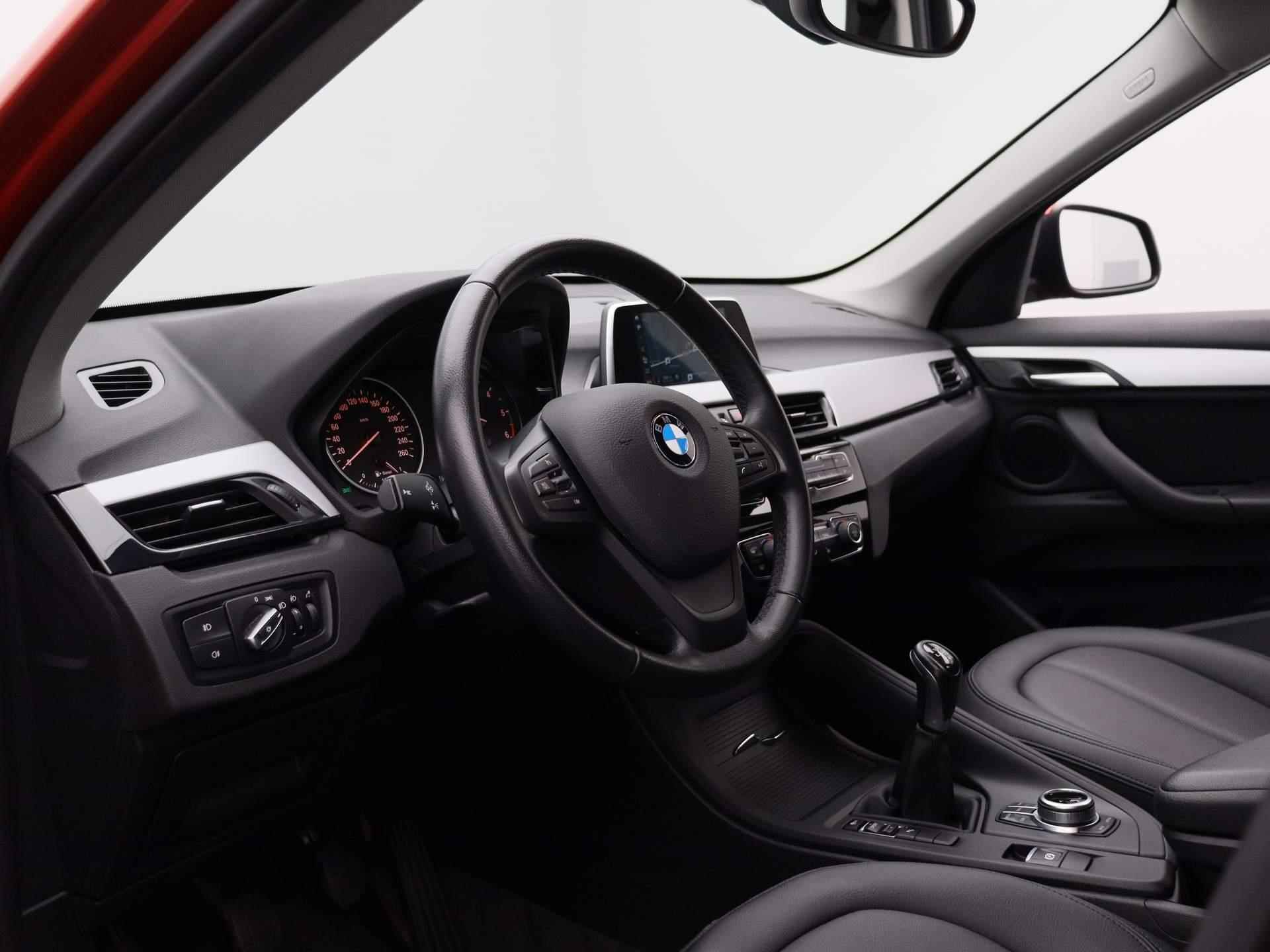 BMW X1 sDrive16d Executive | LEDEREN BEKLEDING | NAVIGATIE | PARKEERSENSOREN VOOR + ACHTER |  CLIMATE CONTROL | STOELVERWARMING | CRUISE CONTROL | ELEKTRISCHE BEDIENBARE ACHTERKLEP | - 31/36