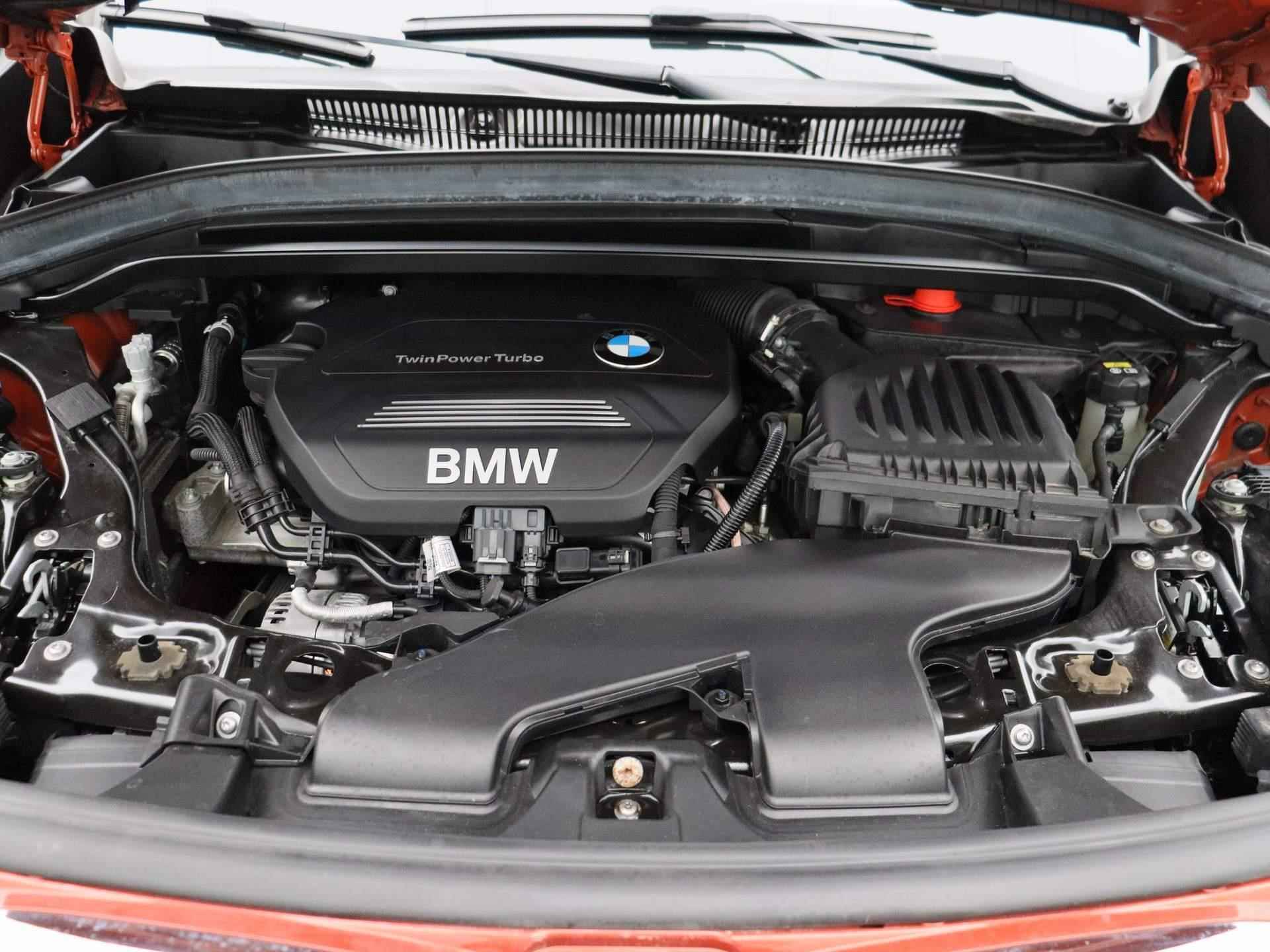 BMW X1 sDrive16d Executive | LEDEREN BEKLEDING | NAVIGATIE | PARKEERSENSOREN VOOR + ACHTER |  CLIMATE CONTROL | STOELVERWARMING | CRUISE CONTROL | ELEKTRISCHE BEDIENBARE ACHTERKLEP | - 34/36