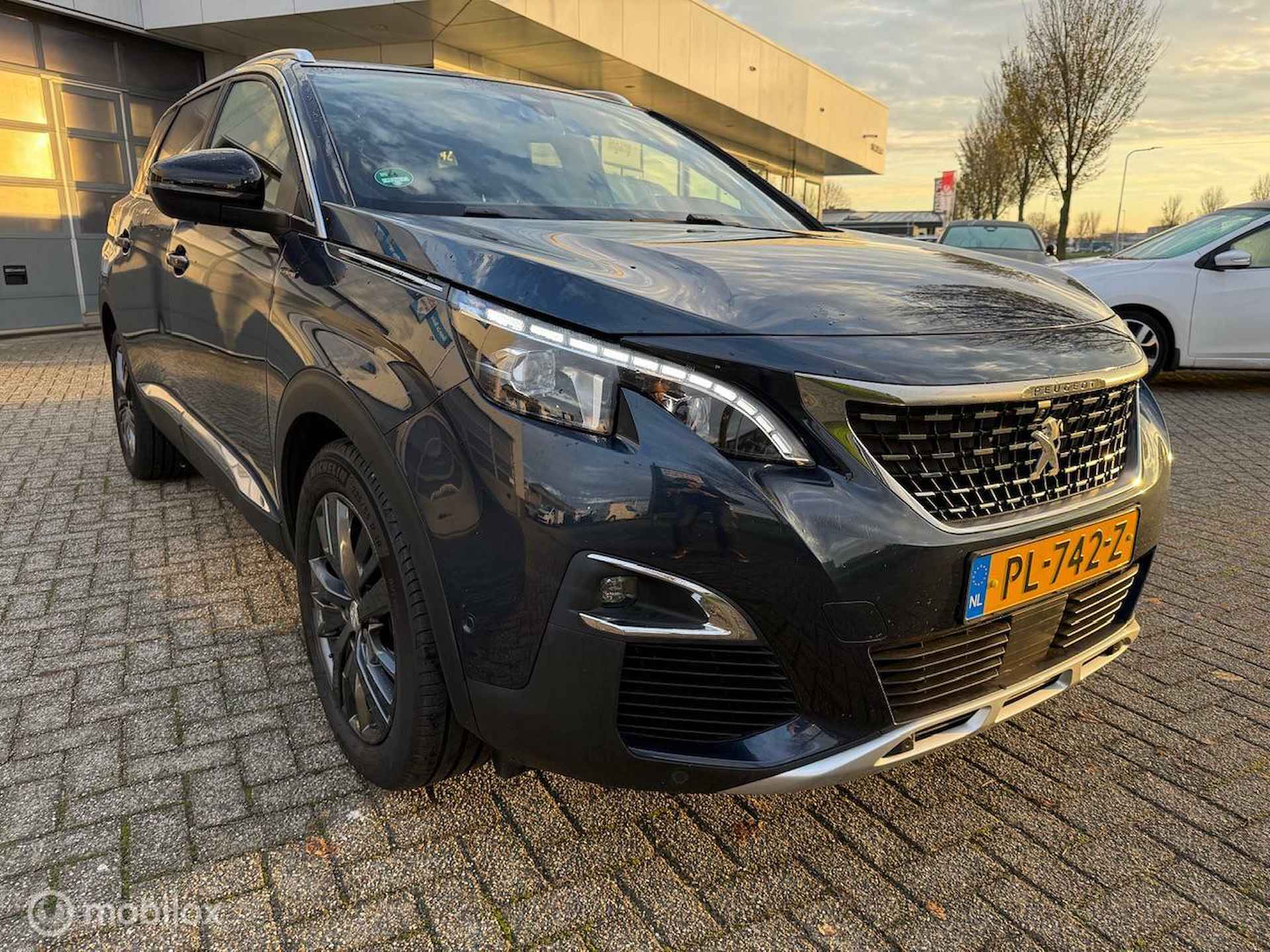 PEUGEOT 5008 130 PK GT LINE PANO 12 MND BOVAG RIJKLAAR PRIJS - 3/30