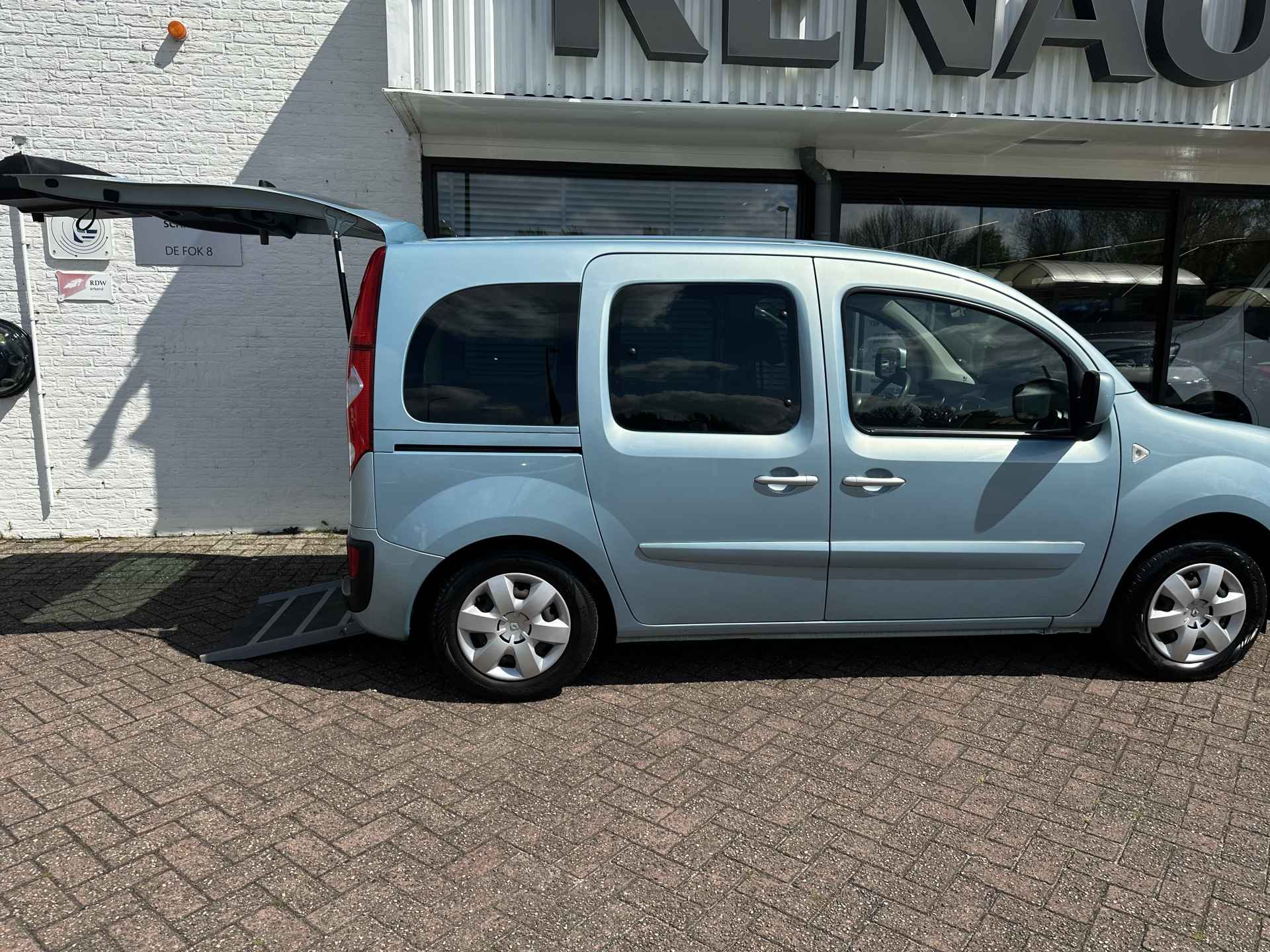 Renault Kangoo Family 1.6-16V Automaat | Rolstoelauto | 3+1 | airco | rolstoel | aanpassing | tijdelijk gratis Top Afleverpakket twv Eur 695 - 16/38