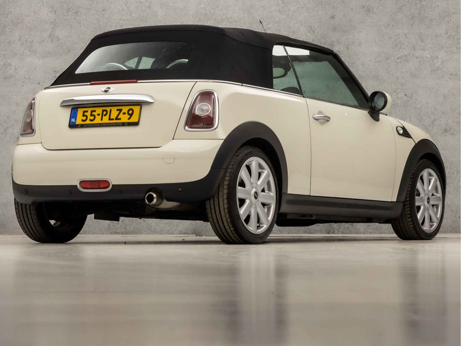 MINI Cabrio 1.6 Cooper Chili (NAVIGATIE, CLIMATE, STOELVERWARMING, HARMAN/KARDON, LEDEREN SPORTSTOELEN, XENON, CRUISE, MULTIFUNCTIONEEL STUURWIEL, SOFTTOP, NIEUWSTAAT) - 5/31