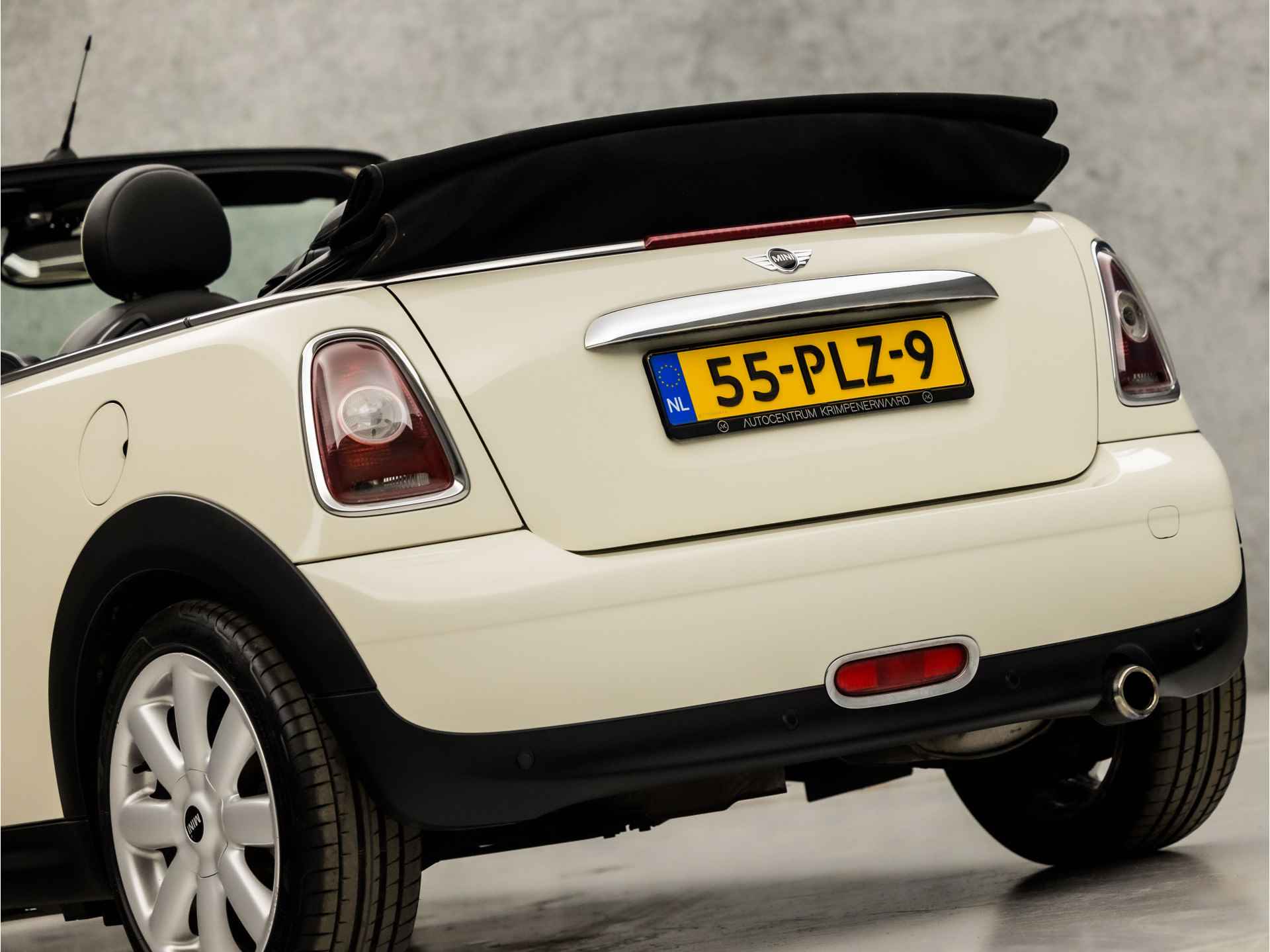 MINI Cabrio 1.6 Cooper Chili (NAVIGATIE, CLIMATE, STOELVERWARMING, HARMAN/KARDON, LEDEREN SPORTSTOELEN, XENON, CRUISE, MULTIFUNCTIONEEL STUURWIEL, SOFTTOP, NIEUWSTAAT) - 13/31