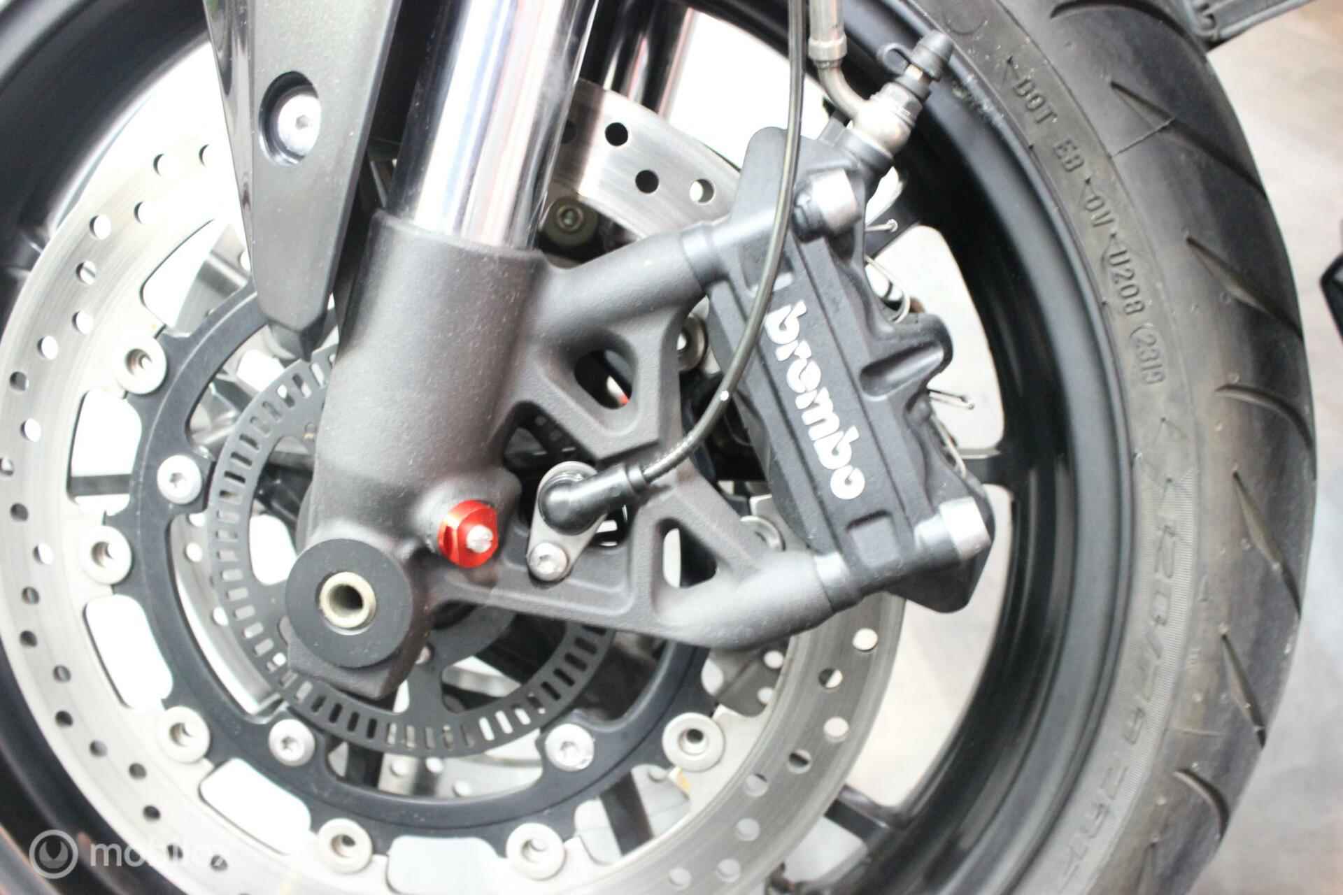 Triumph Speed Triple ABS - 6/11