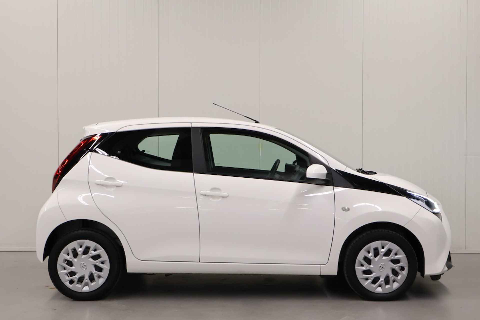 Toyota Aygo 1.0 VVT-i x-play - 7/28