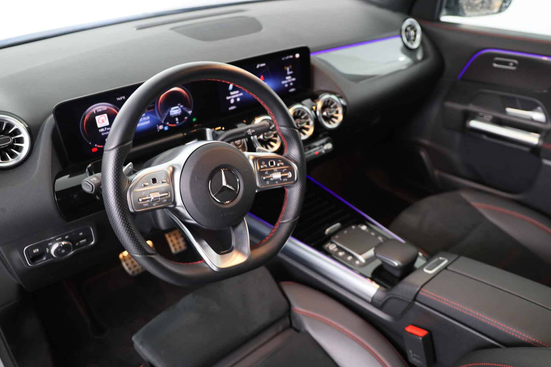 Mercedes-Benz GLA 200 AMG Line | Ambient Light | Trekhaak | Sportstoel | Camera | Stoelverwarming | LED | Navi | Clima | Wide-Screen | - 7/35