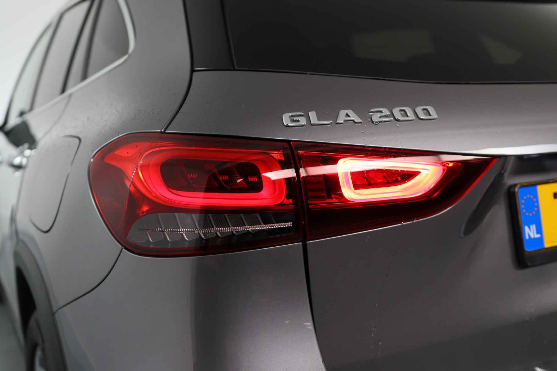 Mercedes-Benz GLA 200 AMG Line | Ambient Light | Trekhaak | Sportstoel | Camera | Stoelverwarming | LED | Navi | Clima | Wide-Screen | - 23/35