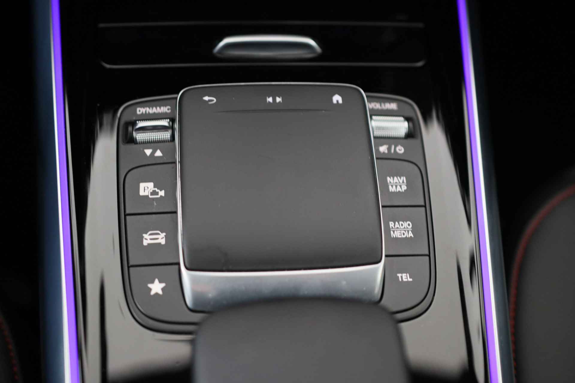 Mercedes-Benz GLA 200 AMG Line | Ambient Light | Trekhaak | Sportstoel | Camera | Stoelverwarming | LED | Navi | Clima | Wide-Screen | - 35/35