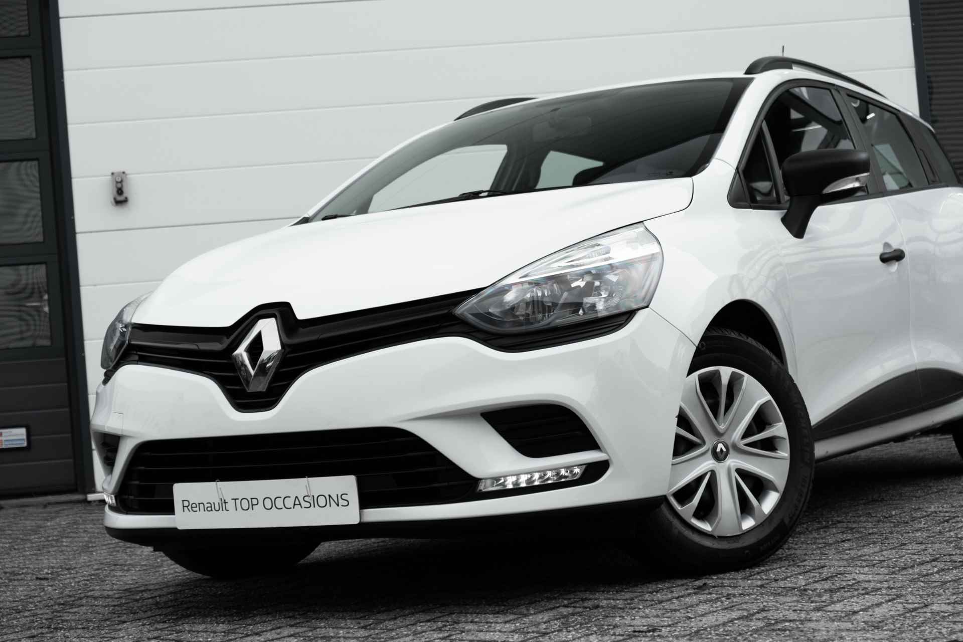 Renault Clio Estate 0.9 TCe Life | Blue tooth radio/USB | Ramen elektrisch | Cruise controle | incl. Bovag rijklaarpakket met 12 maanden garantie | - 16/42