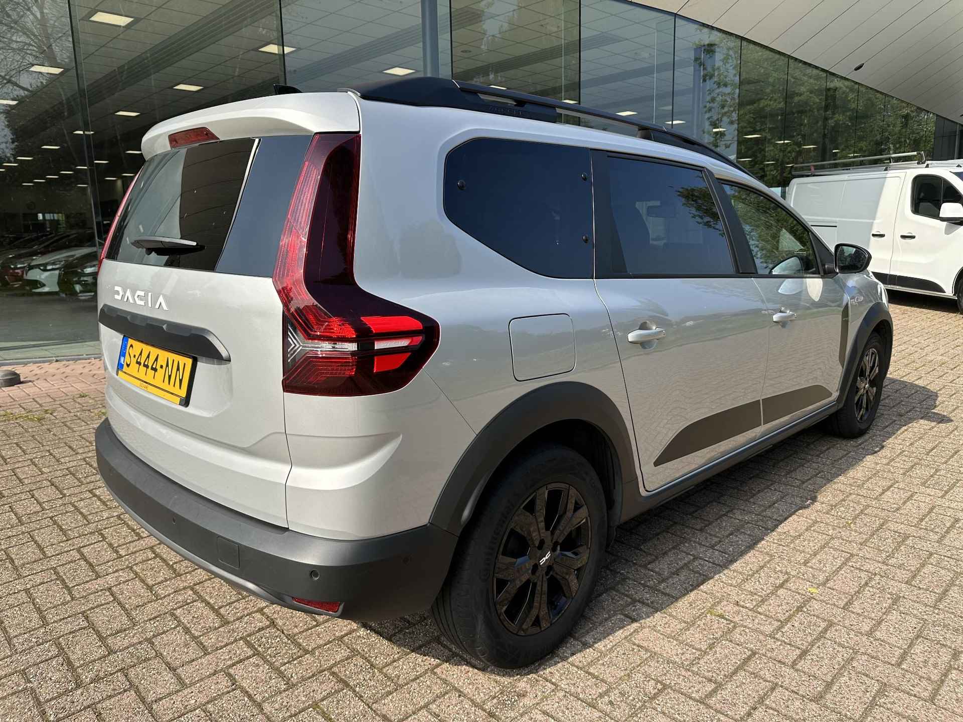 Dacia Jogger 1.0 TCe 110 Extreme 7p. | 1e eigenaar + dealer onderhouden! | Navi | Clima | Cruise | PDC V+A + Camera | Apple Carplay/Android Auto - 3/23