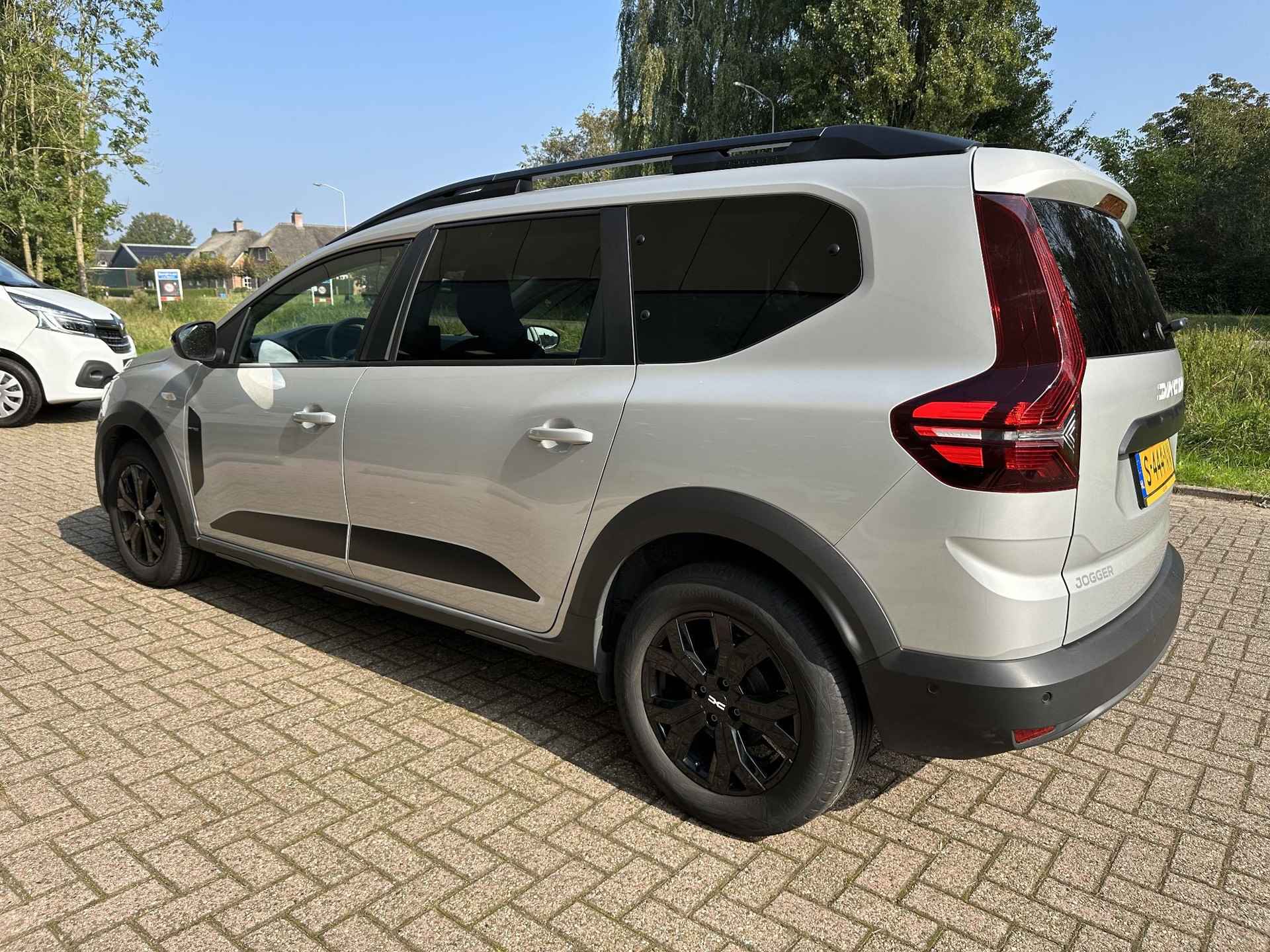 Dacia Jogger 1.0 TCe 110 Extreme 7p. | 1e eigenaar + dealer onderhouden! | Navi | Clima | Cruise | PDC V+A + Camera | Apple Carplay/Android Auto - 7/23