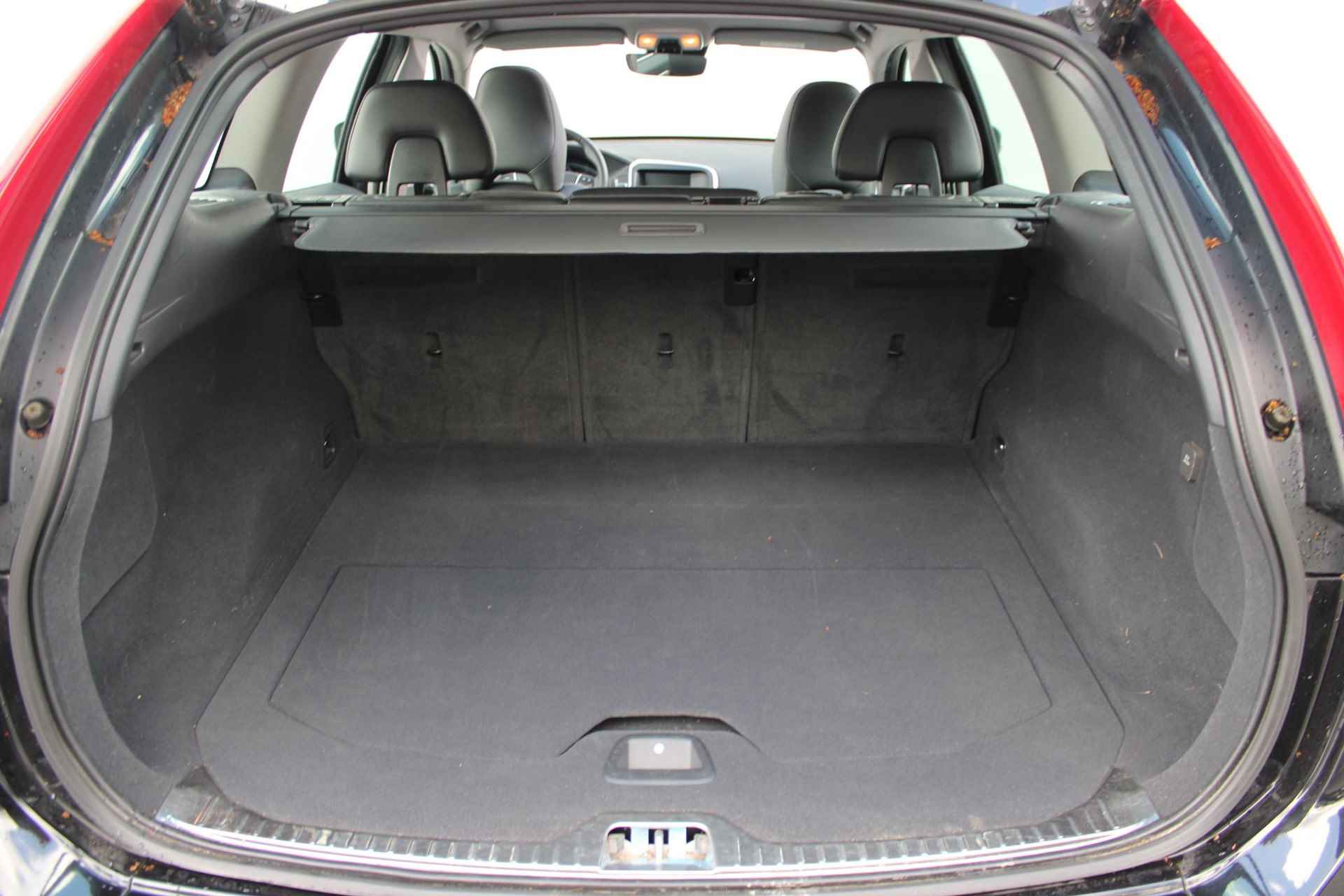 Volvo XC60 T5 AUT8 245PK Polar+, Lederen Bekleding, Stoelverwarming, Schuif-Kanteldak, Navigatie, Xenon Verlichting, Power Seats incl. Memory, Standkachel,  Park Assist & Camera, Bluetooth Telefonie & Audio, Trekhaak, Volvo OnCall, Cruise Control, *Topconditie* - 11/38