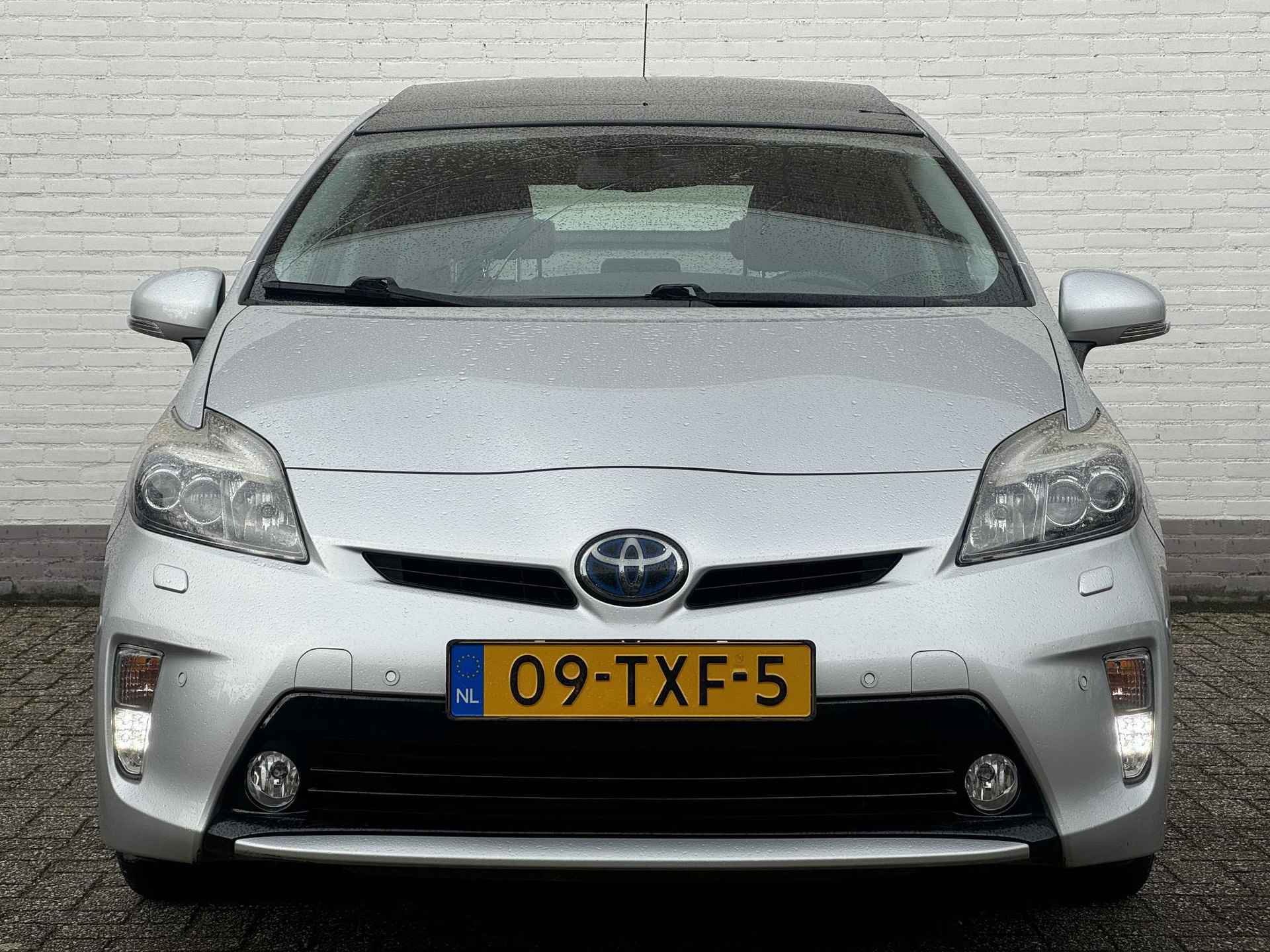 Toyota Prius 1.8 Executive Business / Navigatie / Headup Display / Schuif&kantel Dak / Stoelverwarming / Parkeersensoren + Camera / Cruise / Clima / DAB / Licht en Regensensor / Start&Stop / NAP / - 6/54