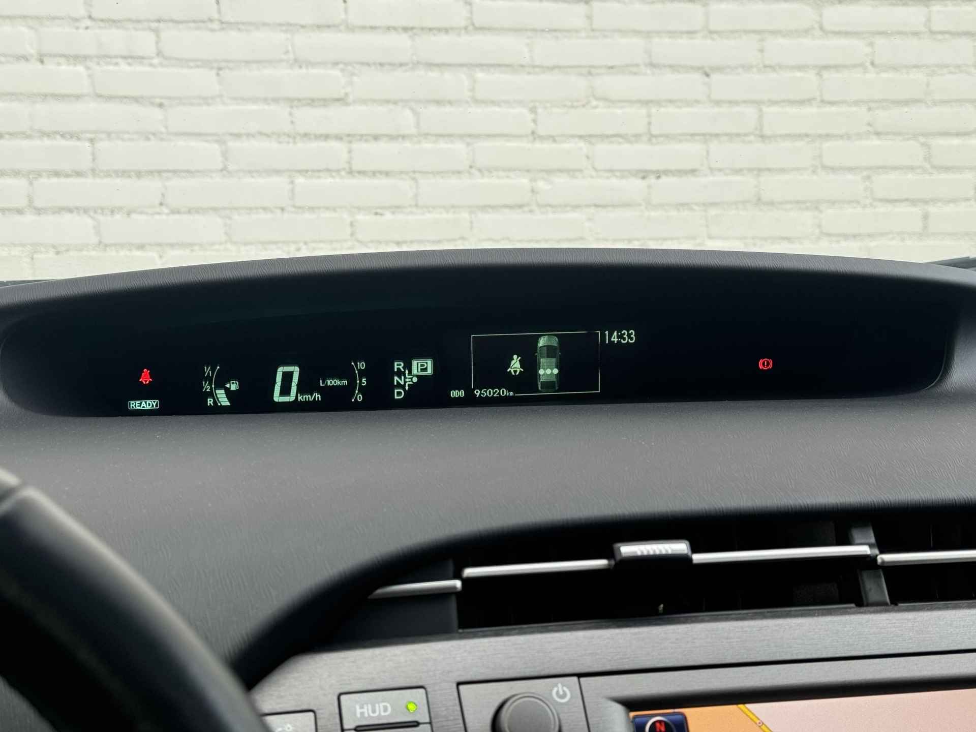 Toyota Prius 1.8 Executive Business / Navigatie / Headup Display / Schuif&kantel Dak / Stoelverwarming / Parkeersensoren + Camera / Cruise / Clima / DAB / Licht en Regensensor / Start&Stop / NAP / - 23/54