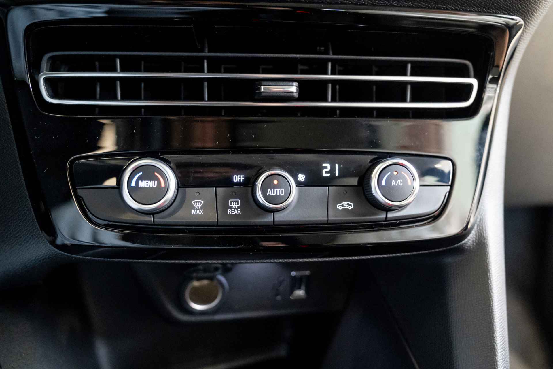 Opel Mokka Electric Elegance 50-kWh 11kw 3-Fase | Groot Scherm | Camera | Navigatie | Keyless | Apple Carplay & Android Auto | Dodehoek Waarschuwing - 25/36