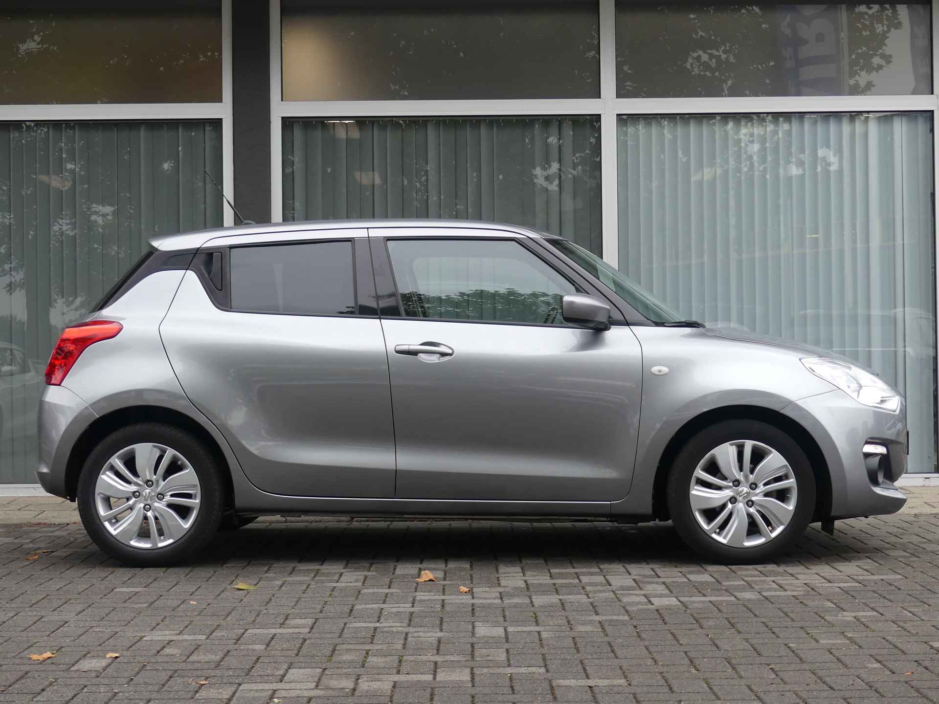 Suzuki Swift 1.2 Select Smart Hybrid Applecarpl./Andr. Auto, Navigatie, DAB Radio - 3/27